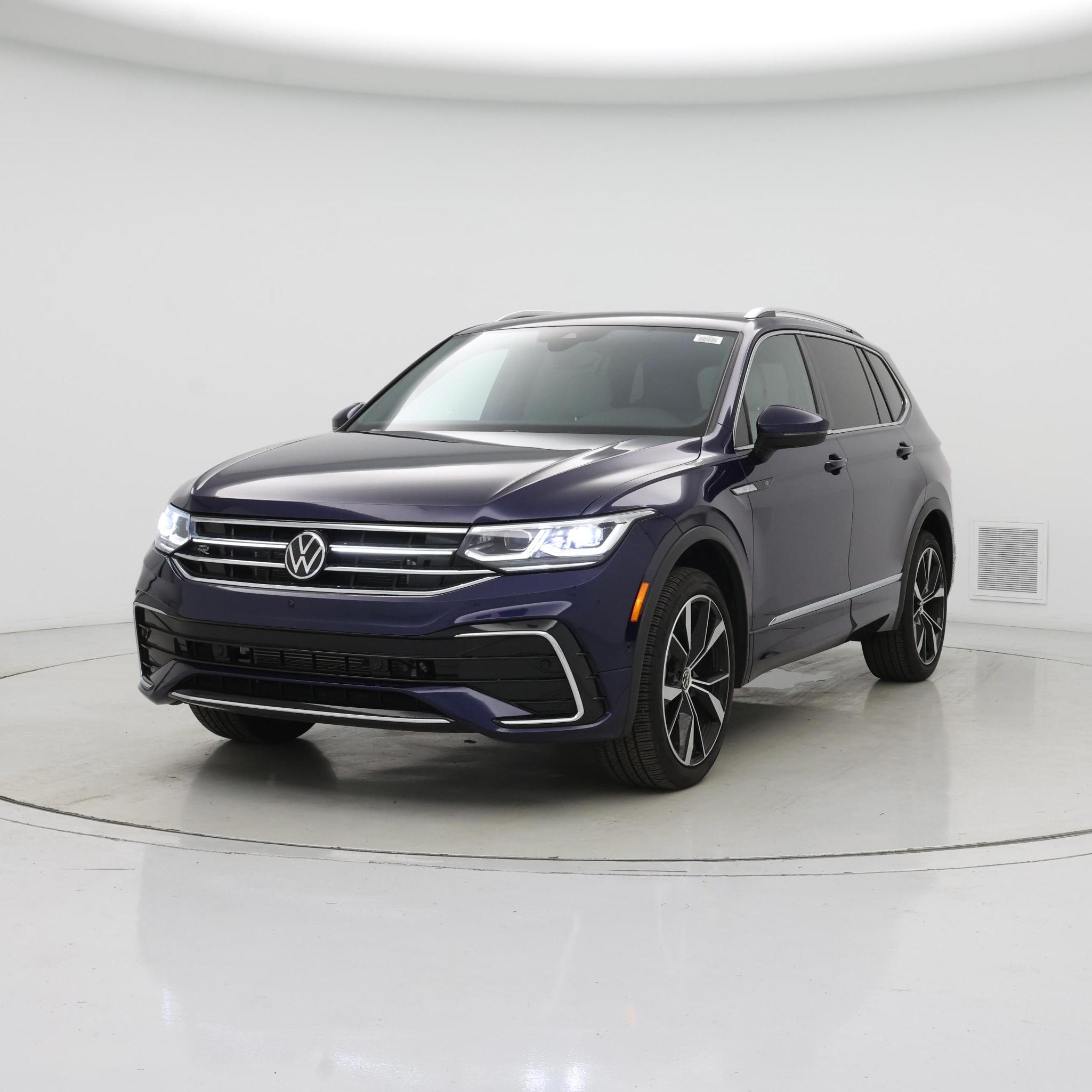 Thumbnail: 2022 Volkswagen Tiguan - 4