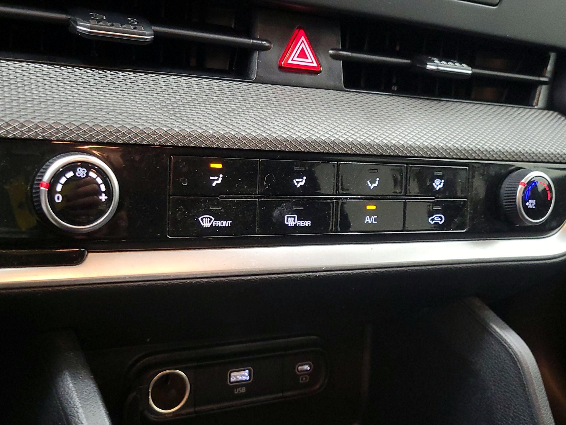 Thumbnail: 2023 Kia Sportage - 16