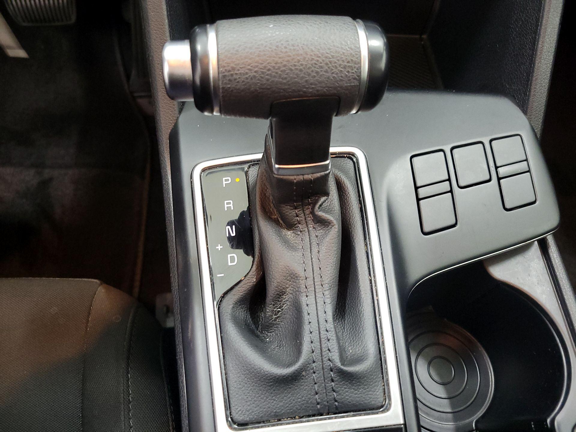 Thumbnail: 2023 Kia Sportage - 17