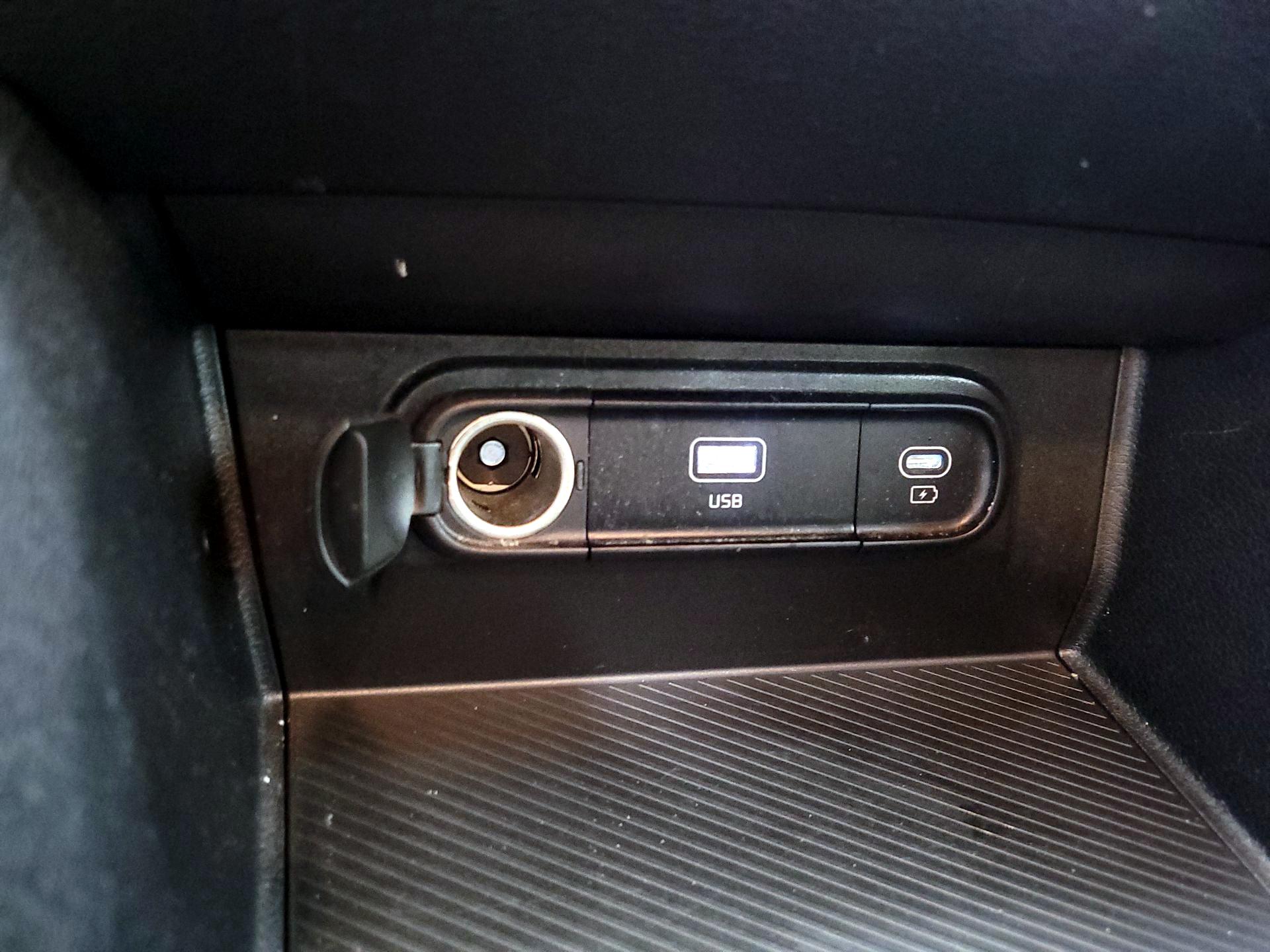 Thumbnail: 2023 Kia Sportage - 18