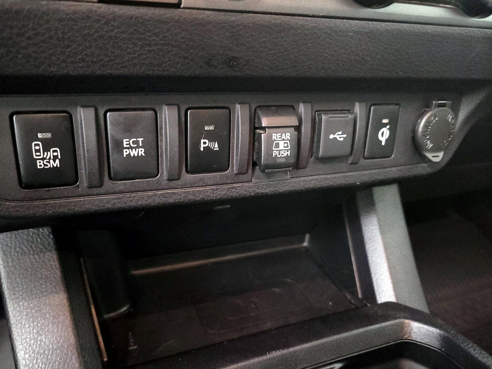 Thumbnail: 2021 Toyota Tacoma - 18