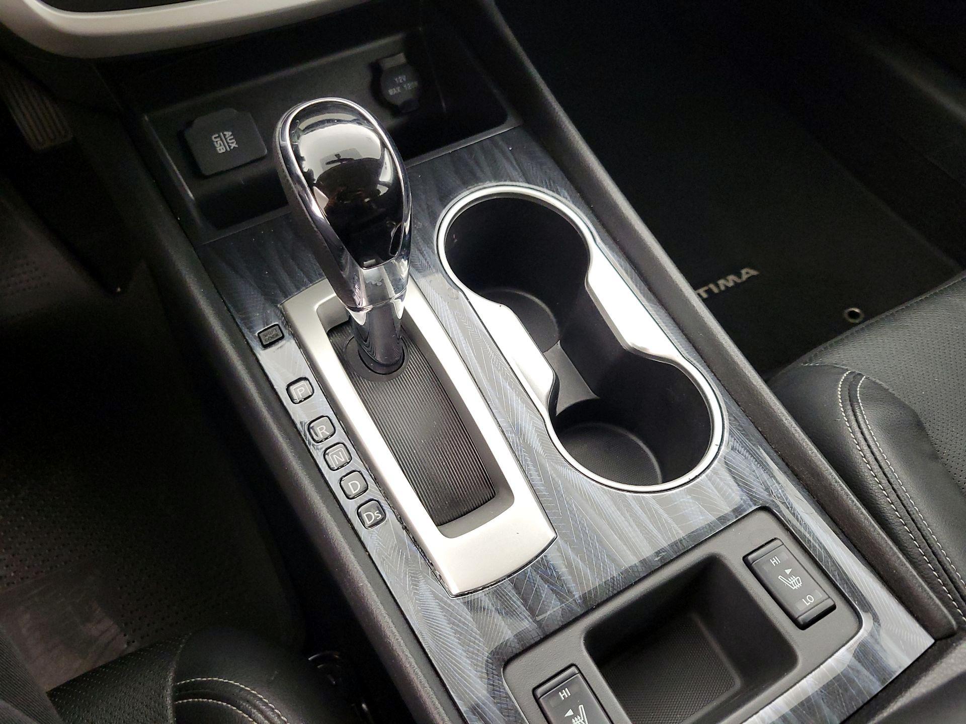 Thumbnail: 2016 Nissan Altima - 18