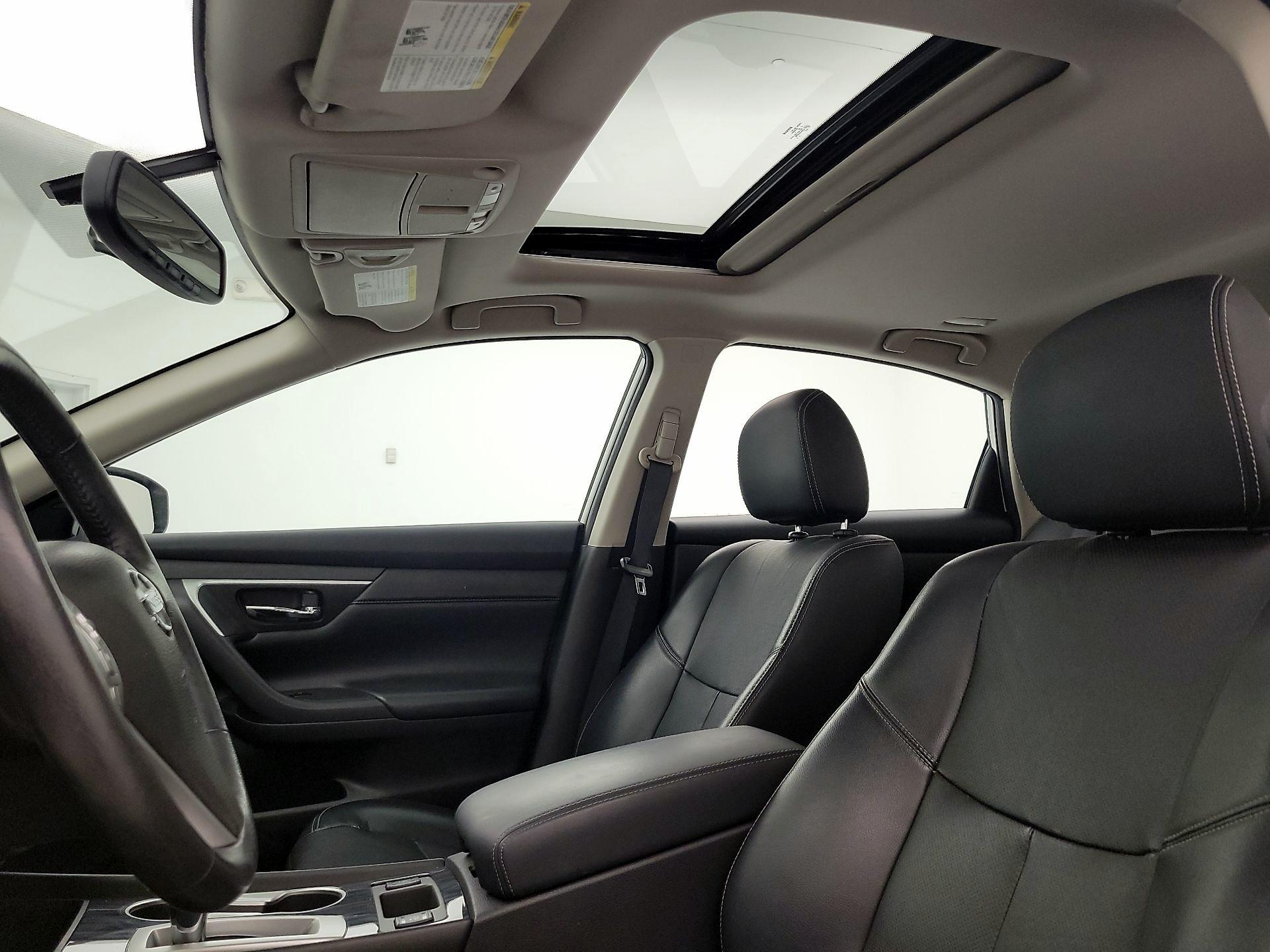 Thumbnail: 2016 Nissan Altima - 20