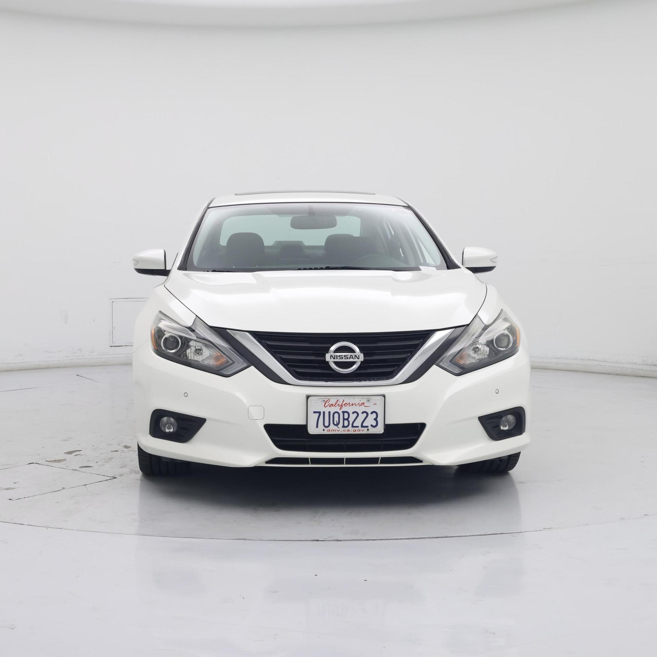 Thumbnail: 2016 Nissan Altima - 5