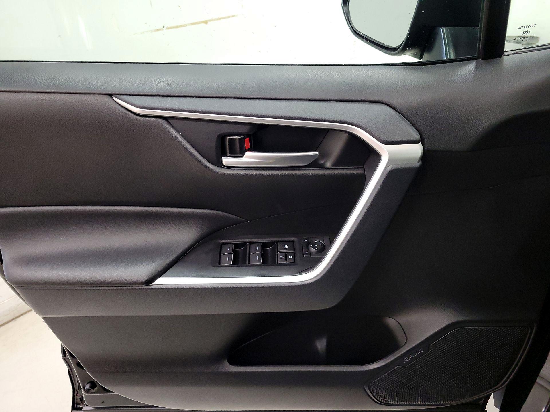 Thumbnail: 2024 Toyota RAV4 - 12