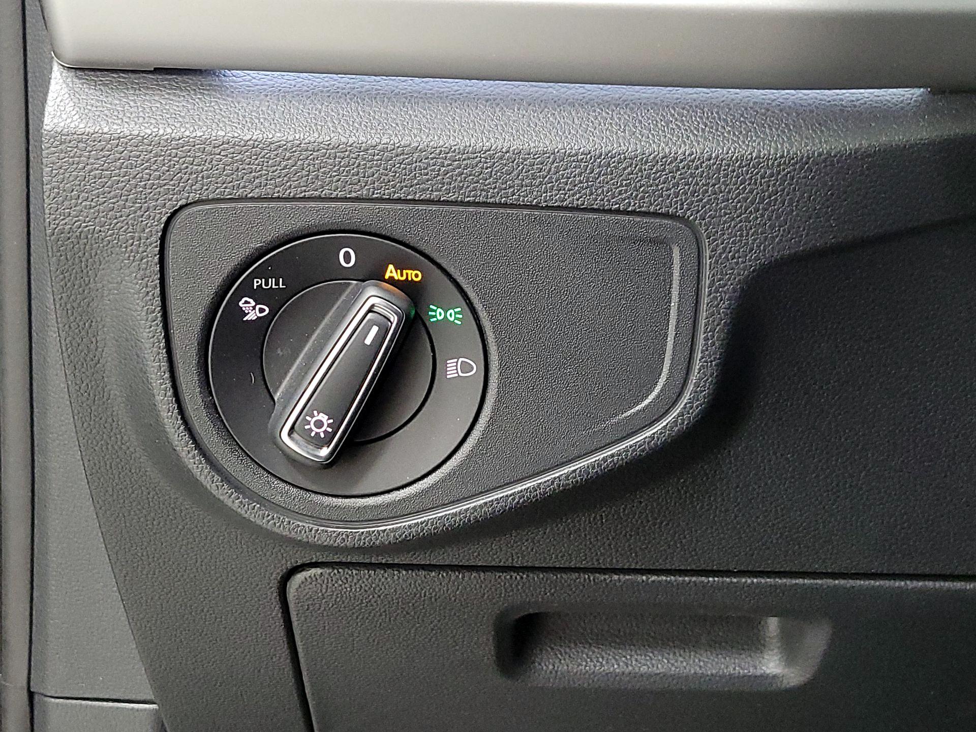 Thumbnail: 2022 Volkswagen Atlas - 13