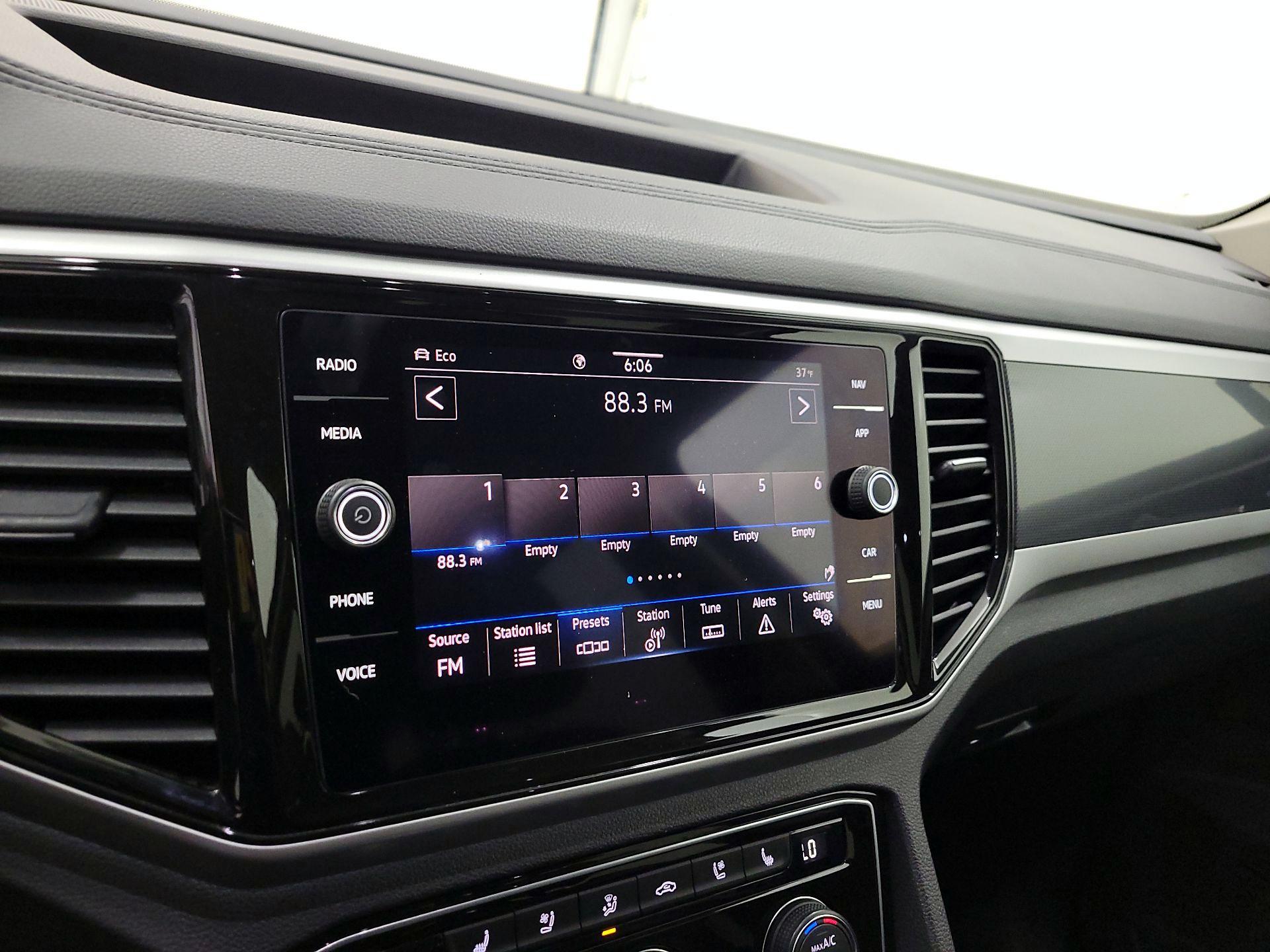 Thumbnail: 2022 Volkswagen Atlas - 16