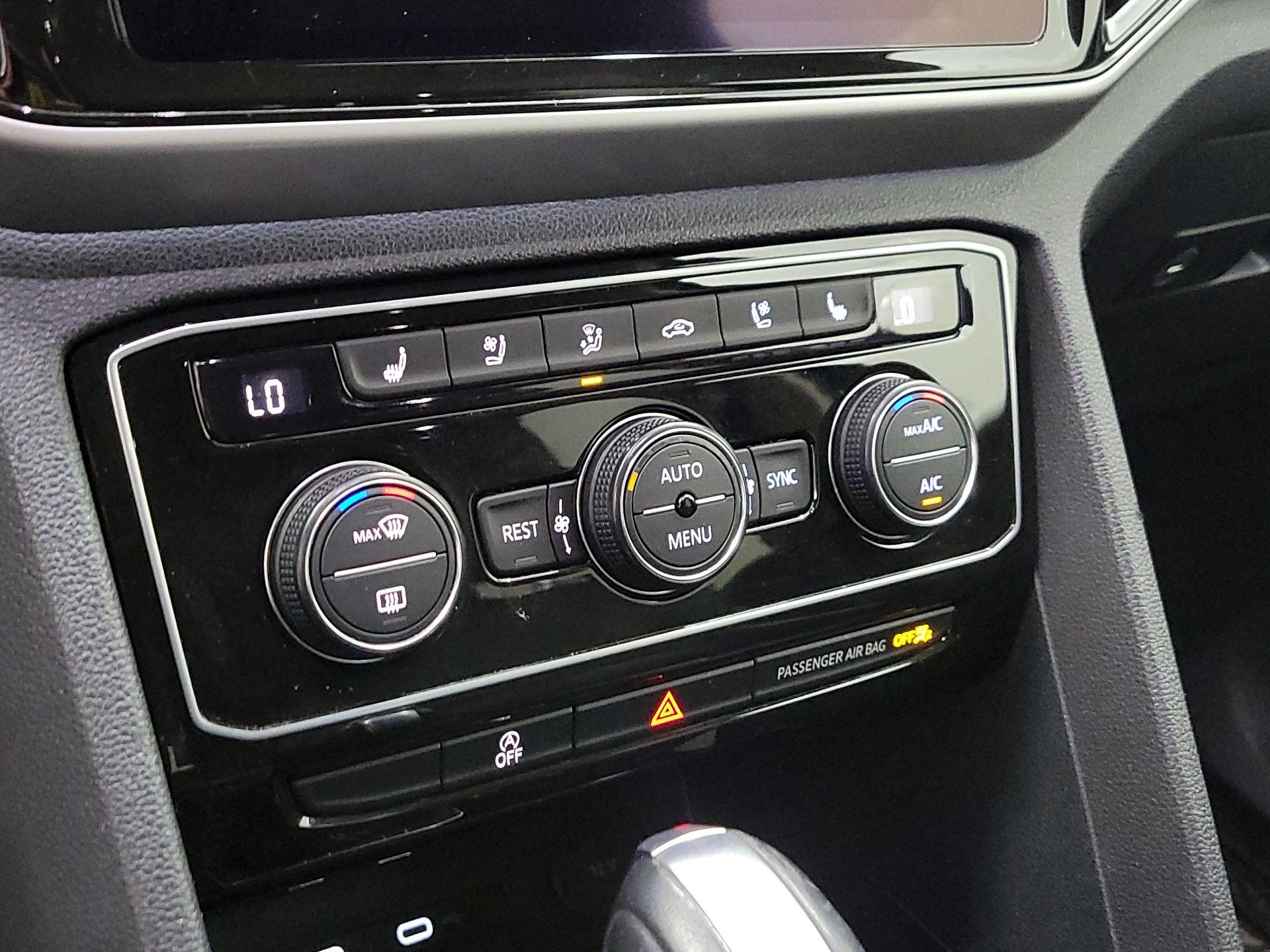 Thumbnail: 2022 Volkswagen Atlas - 17