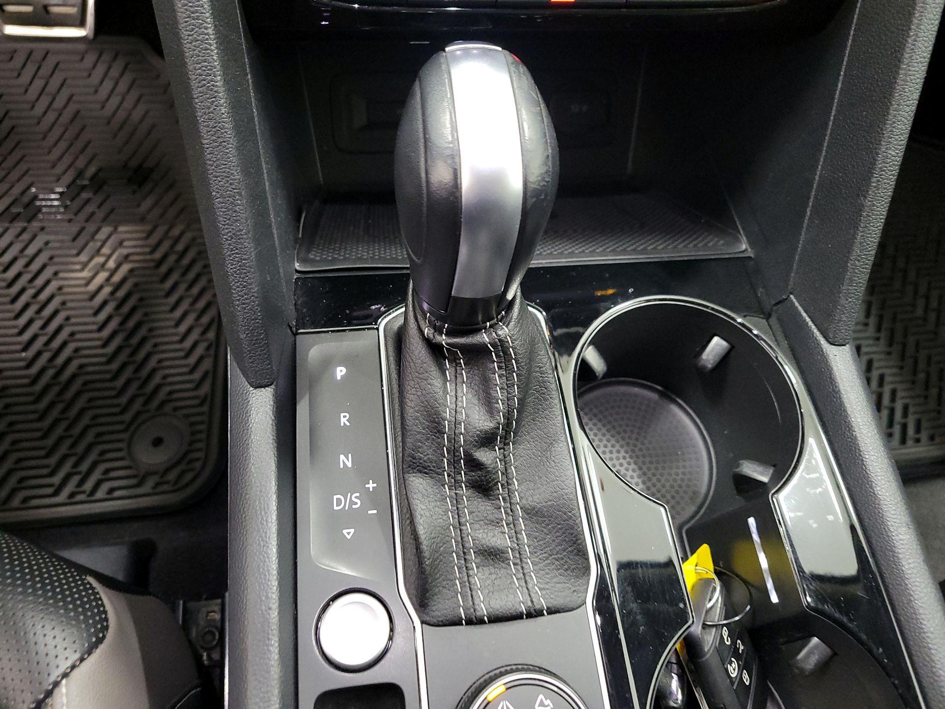 Thumbnail: 2022 Volkswagen Atlas - 18