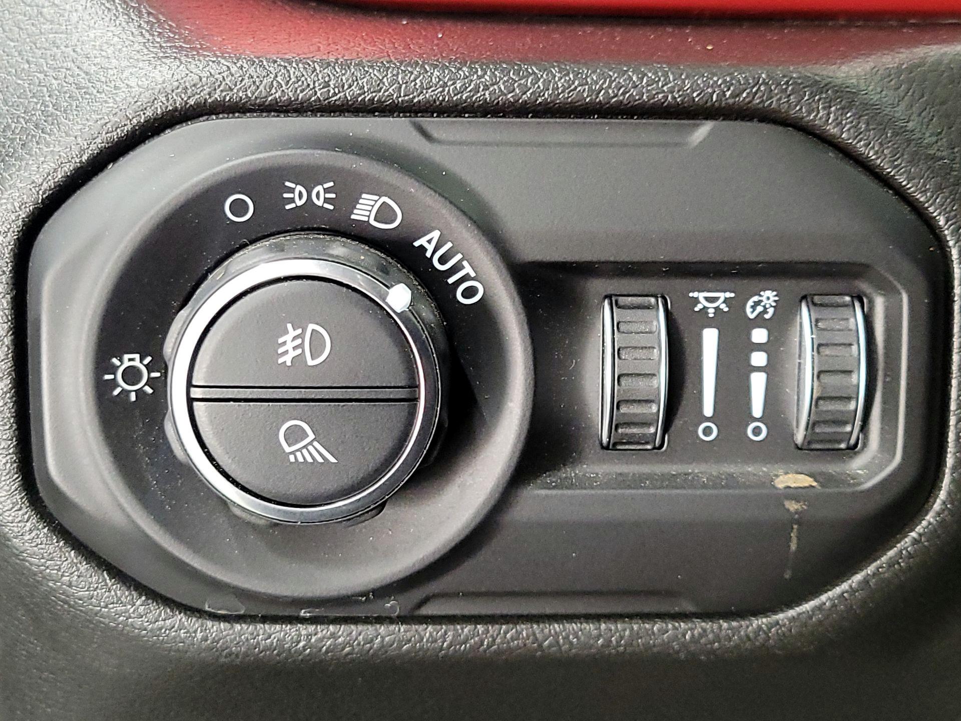 Thumbnail: 2022 Jeep Gladiator - 13