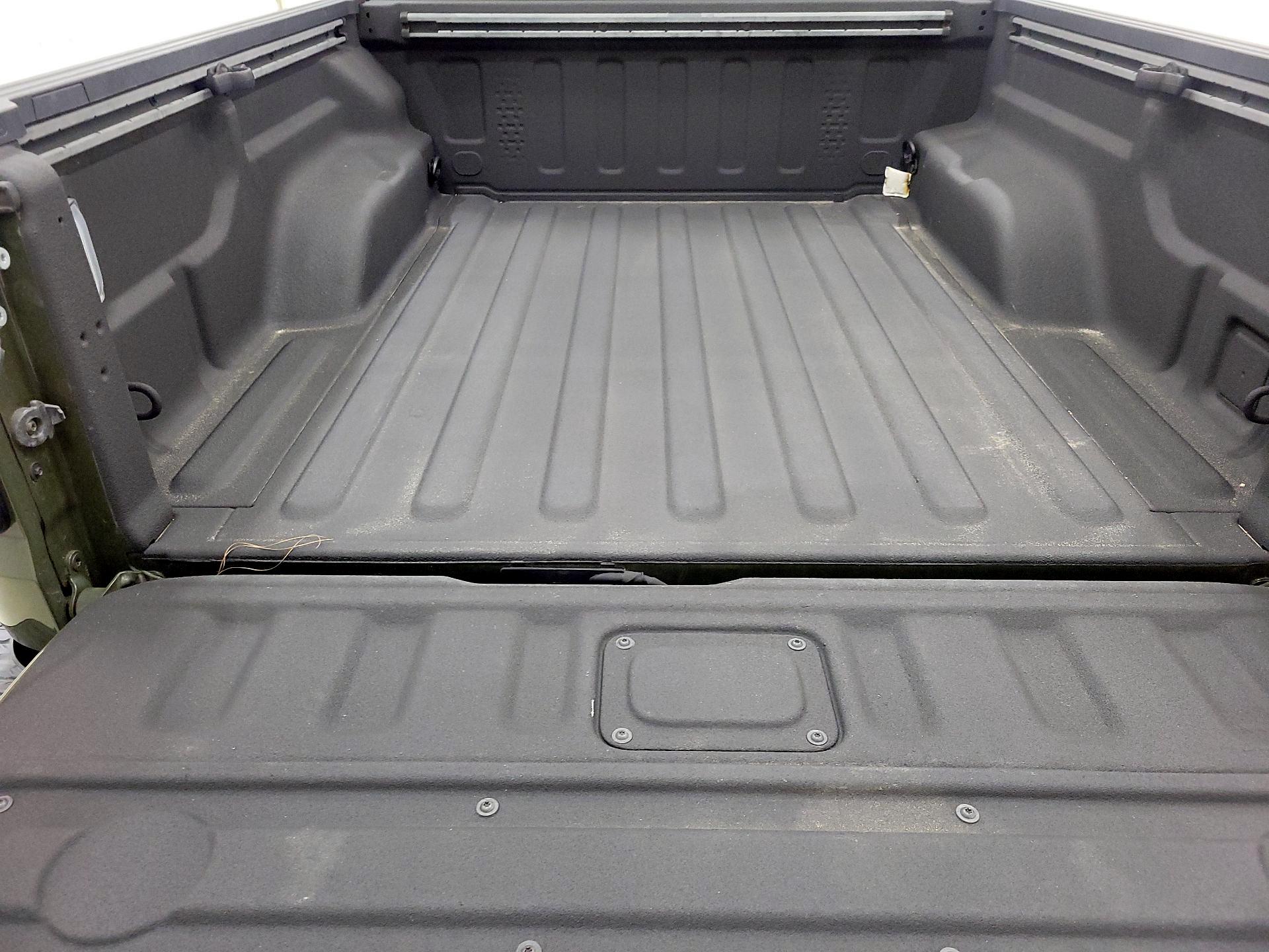 Thumbnail: 2022 Jeep Gladiator - 20