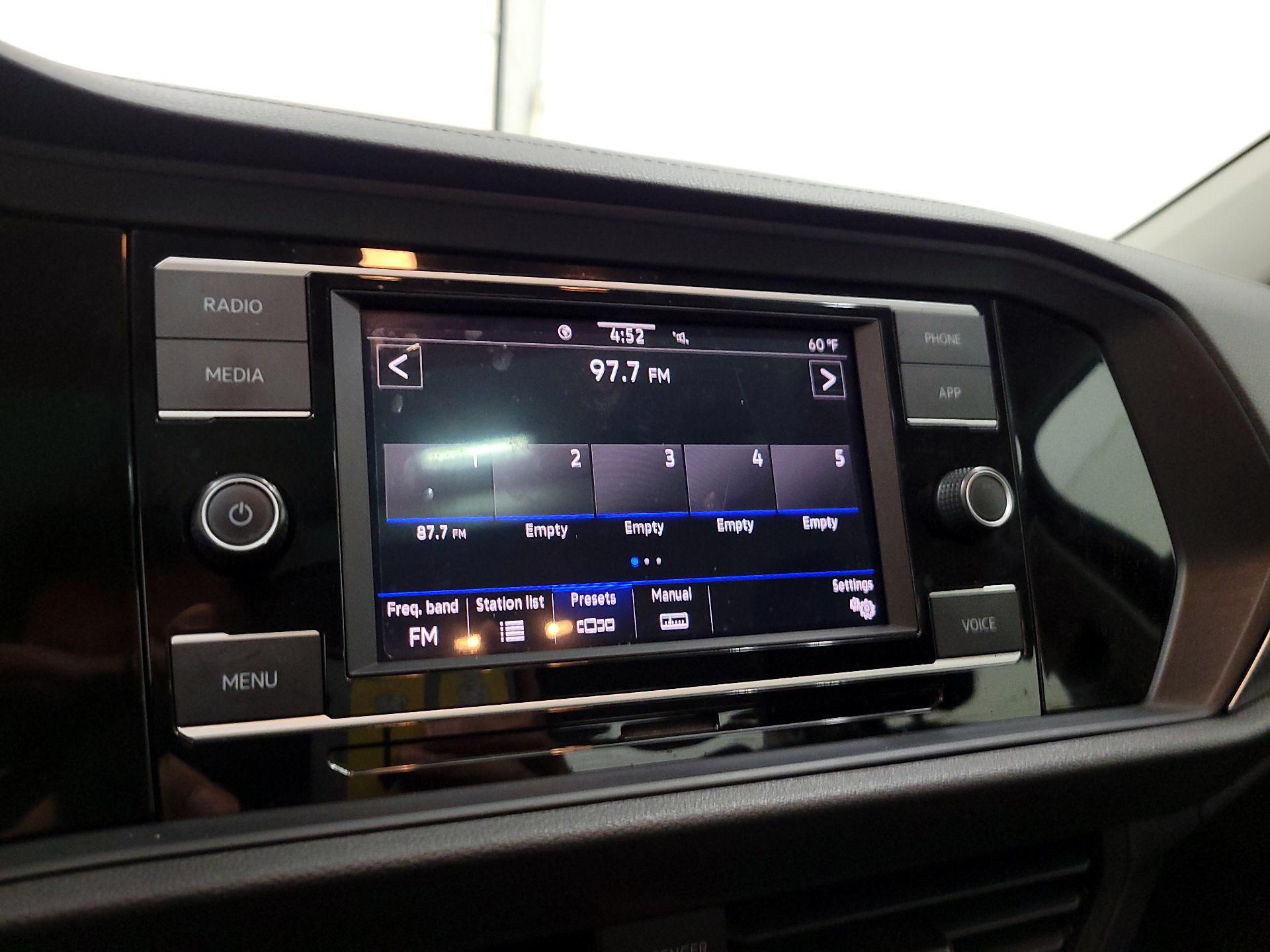 Thumbnail: 2022 Volkswagen Jetta - 15