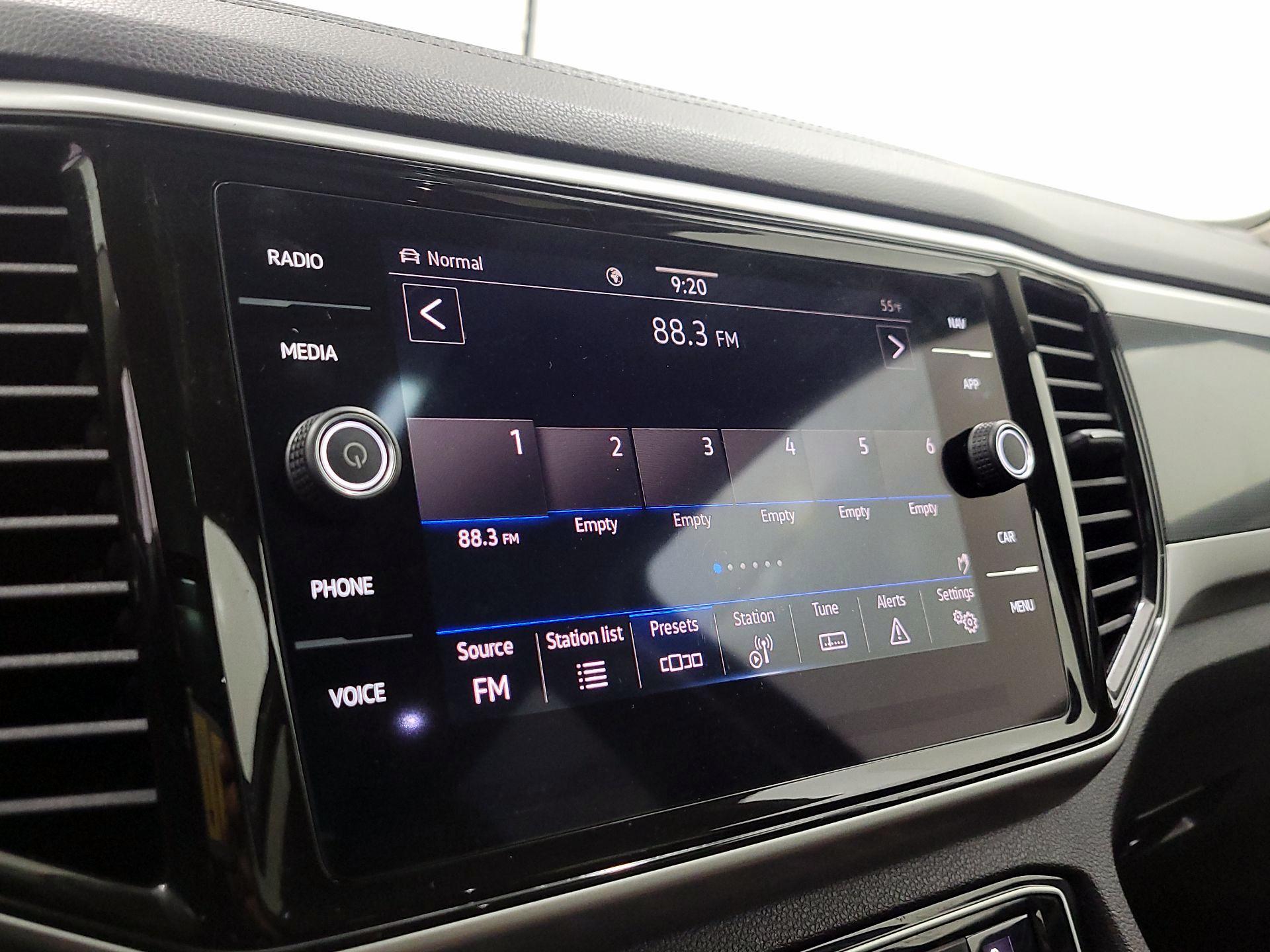 Thumbnail: 2022 Volkswagen Atlas - 16