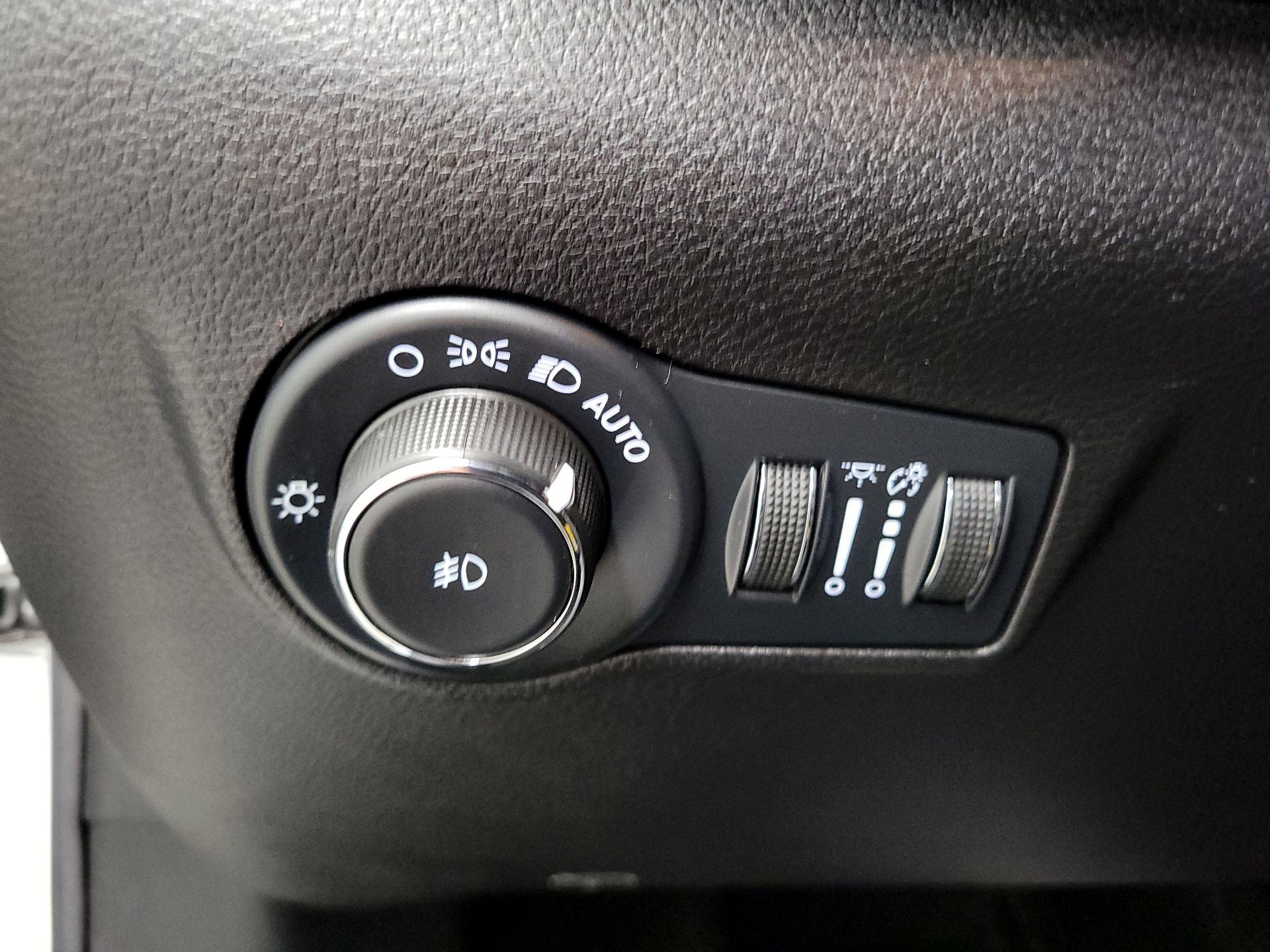 Thumbnail: 2022 Jeep Compass - 13