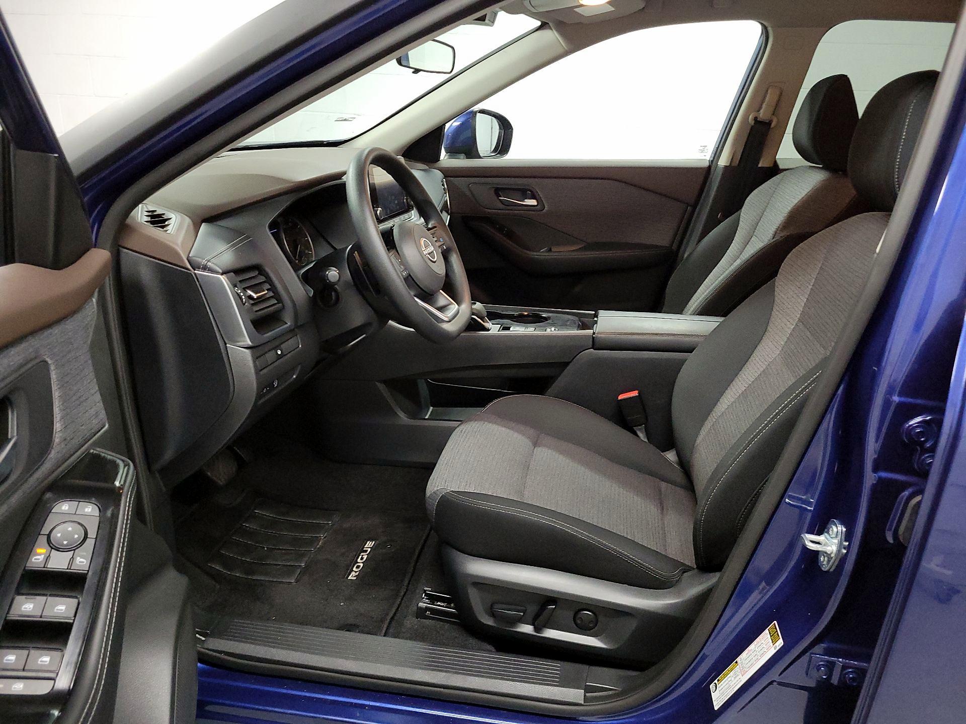 Thumbnail: 2023 Nissan Rogue - 11