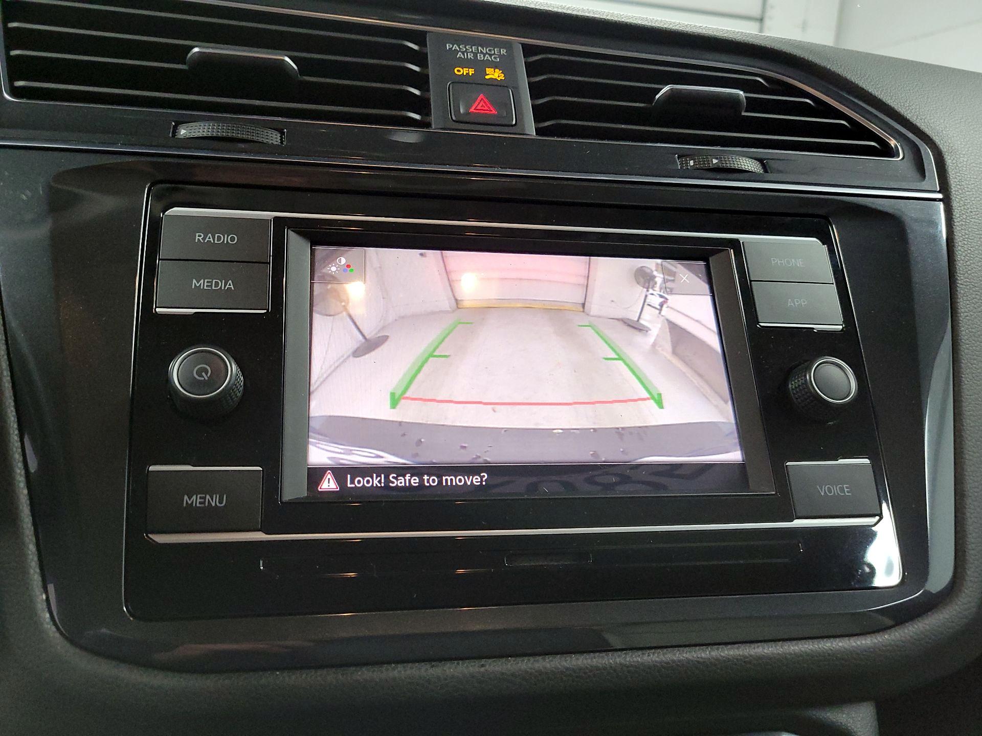 Thumbnail: 2020 Volkswagen Tiguan - 12