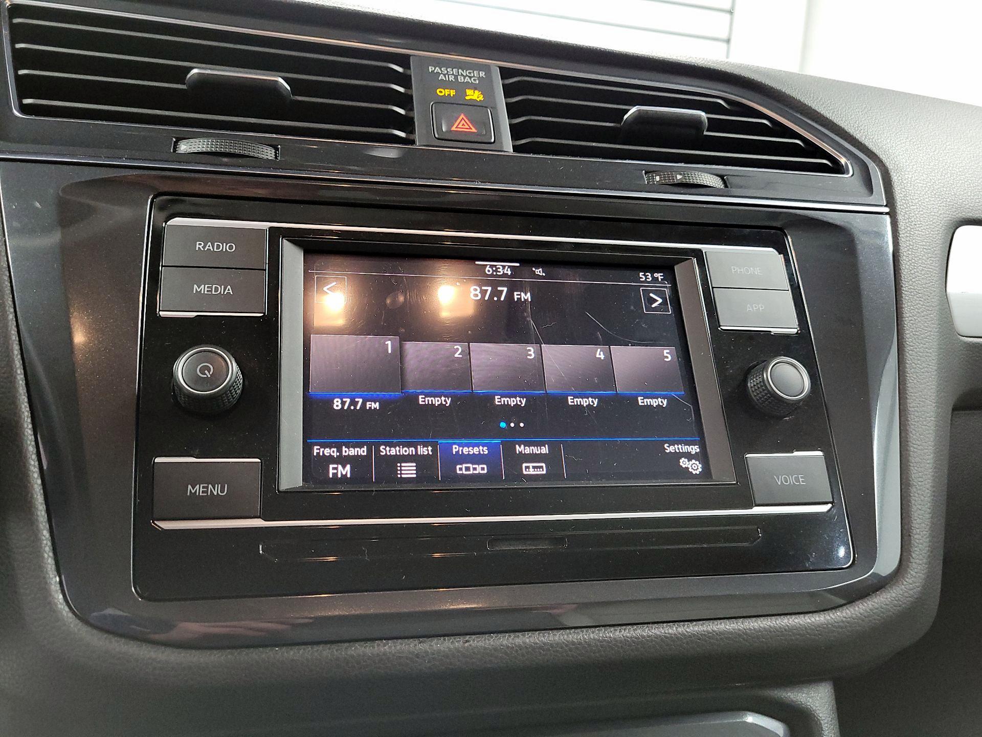 Thumbnail: 2020 Volkswagen Tiguan - 13