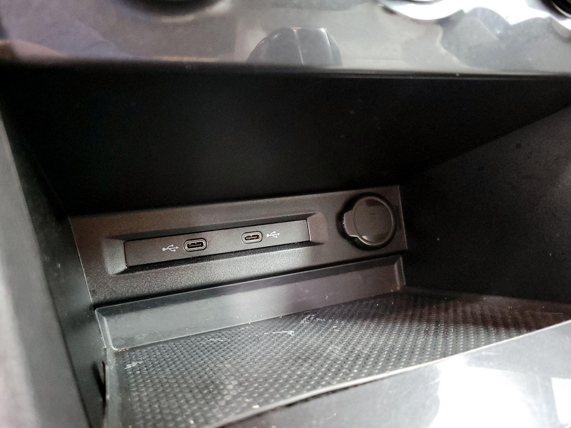 Thumbnail: 2020 Volkswagen Tiguan - 16