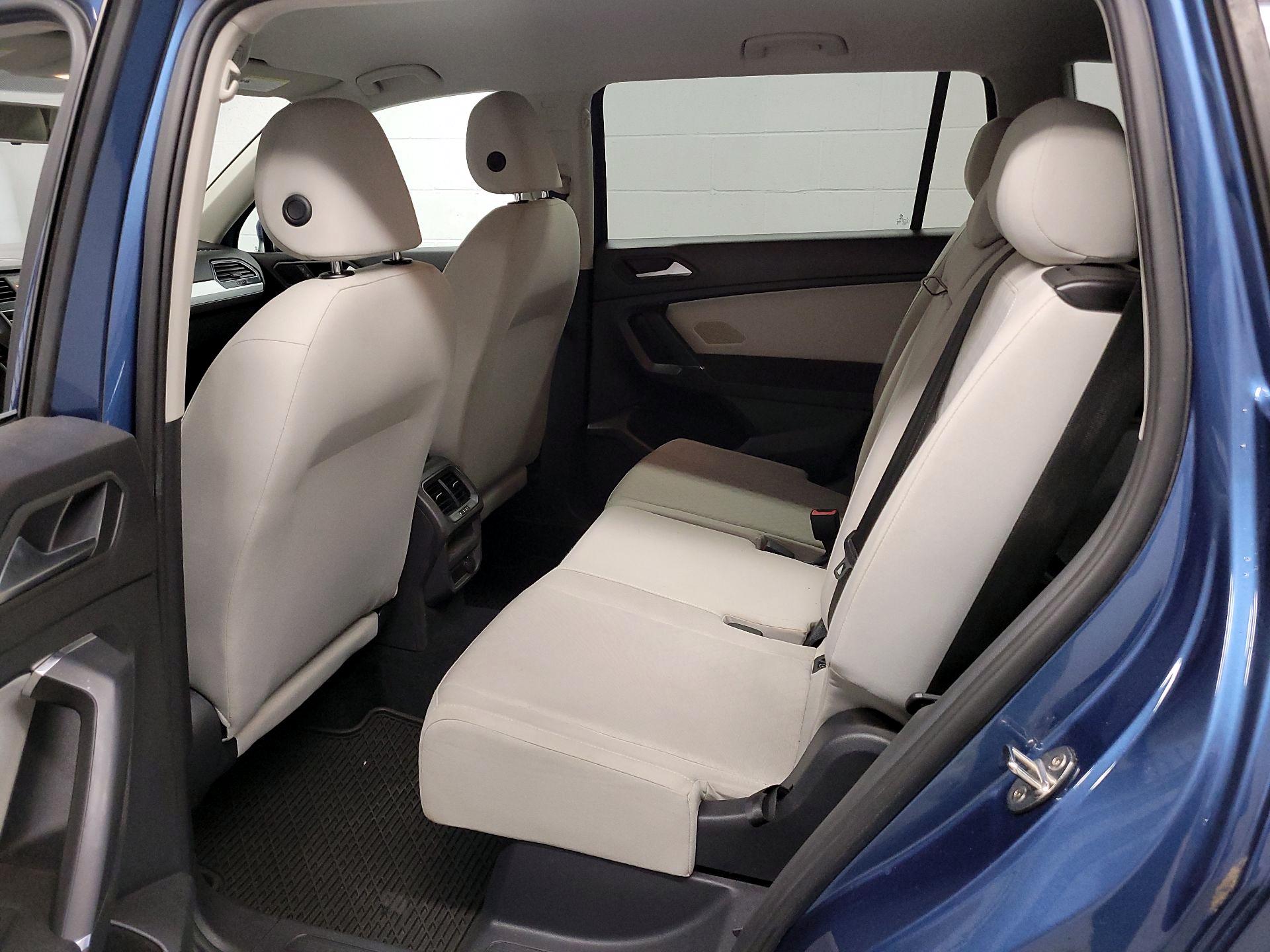 Thumbnail: 2020 Volkswagen Tiguan - 17