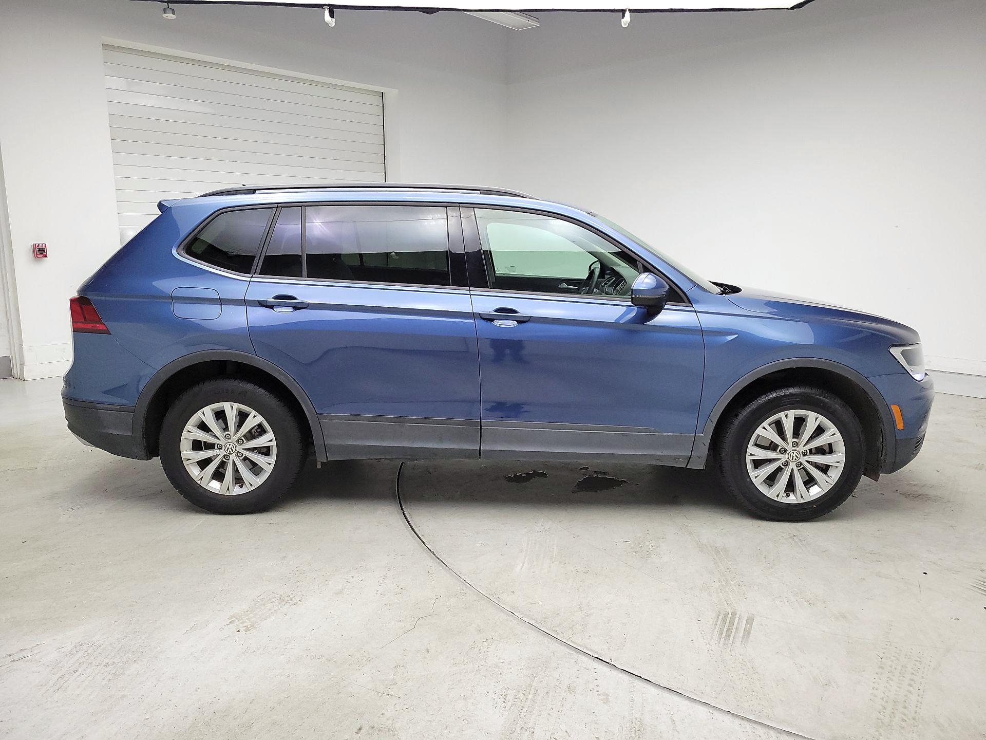 Thumbnail: 2020 Volkswagen Tiguan - 4