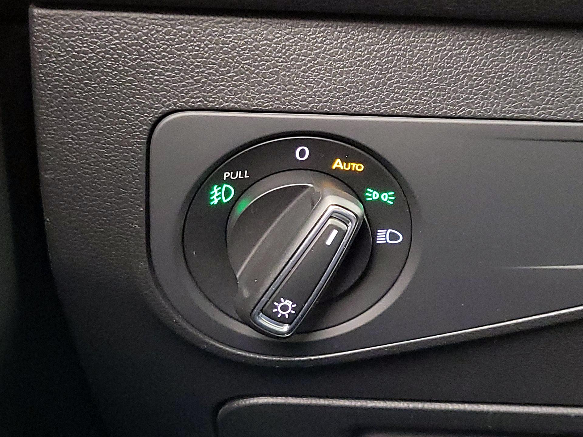 Thumbnail: 2019 Volkswagen Tiguan - 13