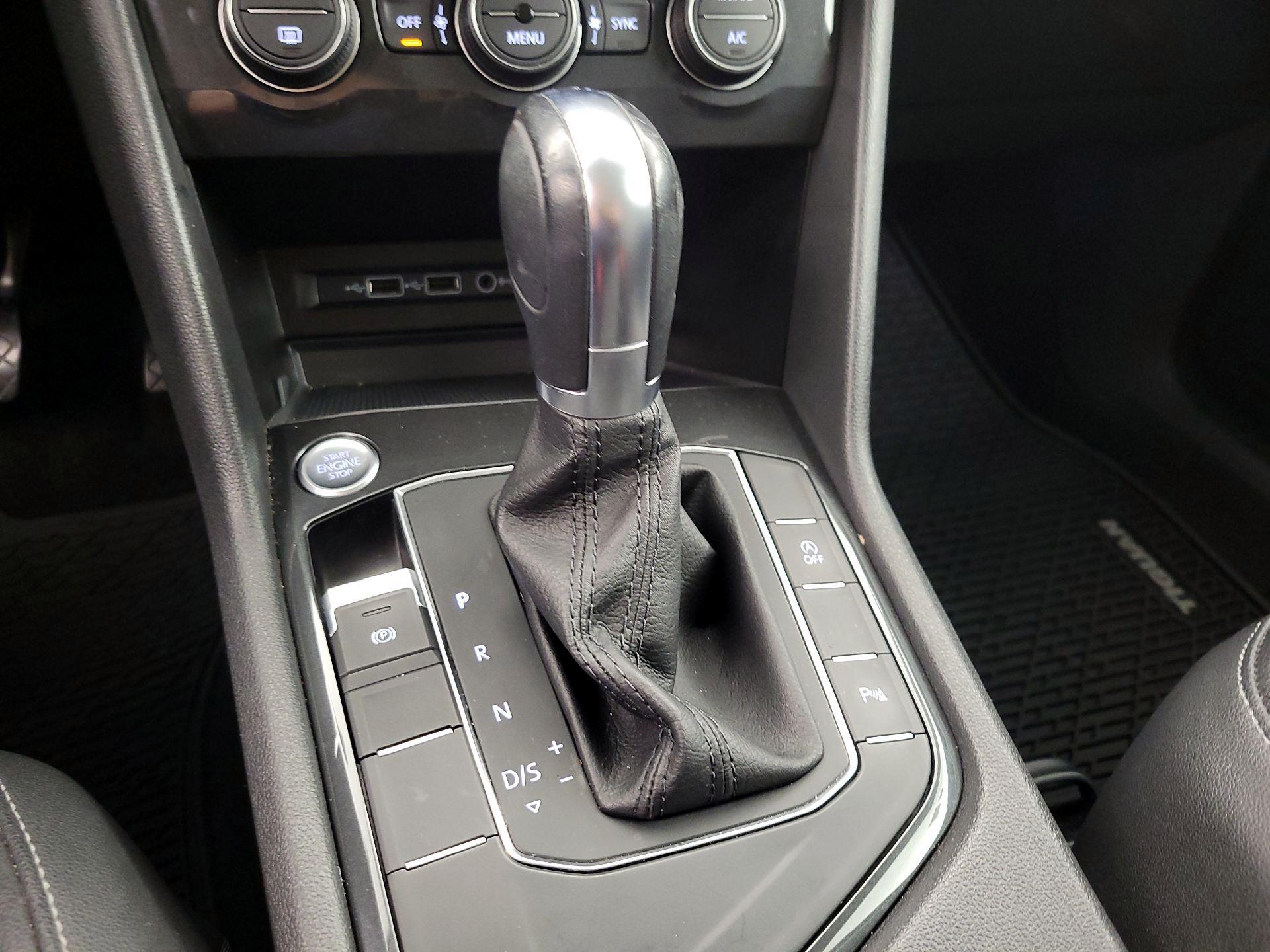 Thumbnail: 2019 Volkswagen Tiguan - 18