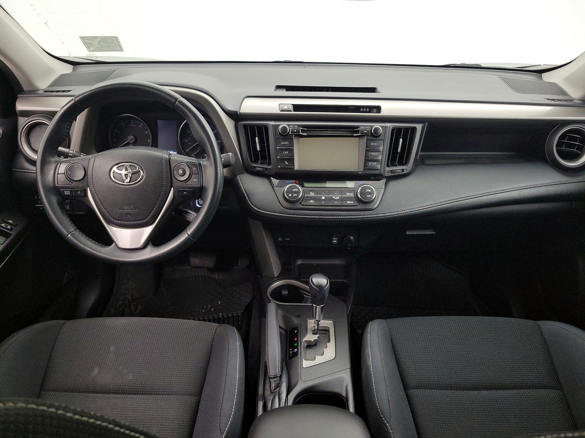 Thumbnail: 2018 Toyota RAV4 - 9