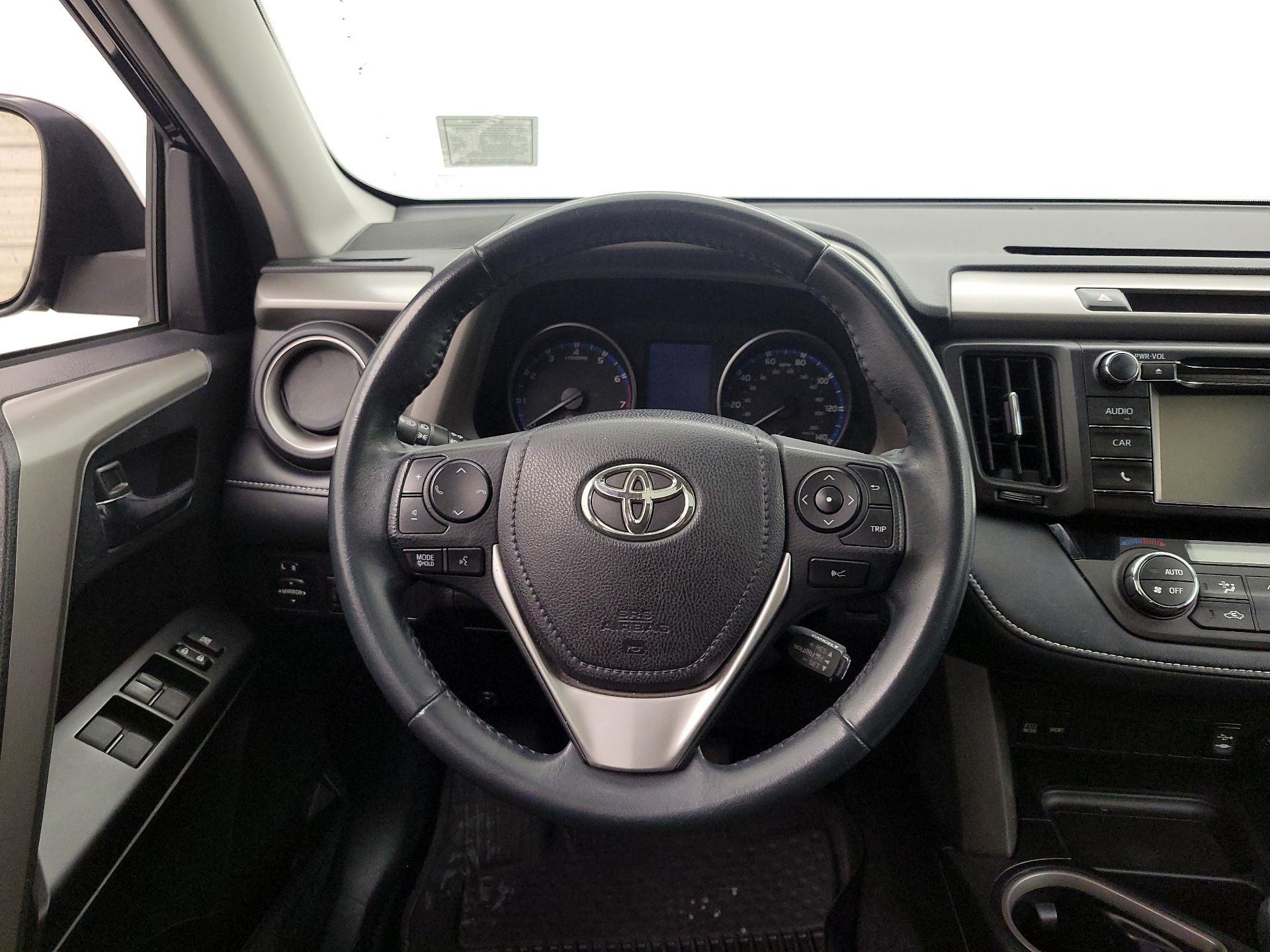 Thumbnail: 2018 Toyota RAV4 - 10