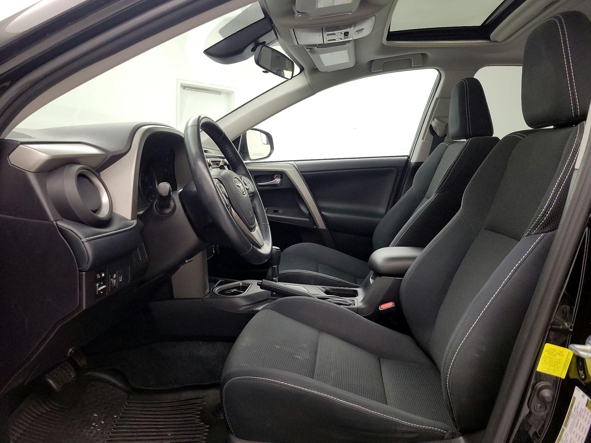 Thumbnail: 2018 Toyota RAV4 - 11