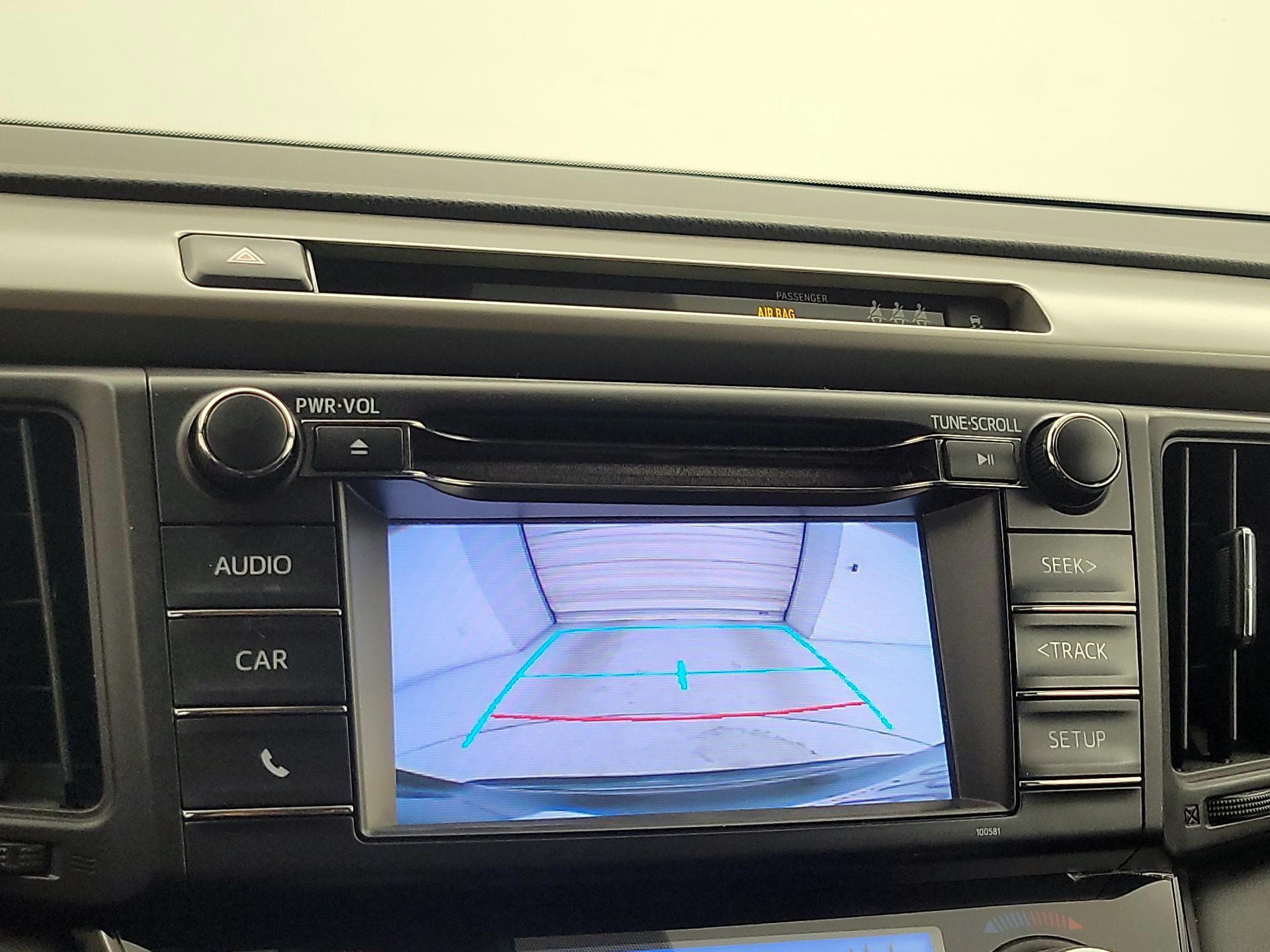 Thumbnail: 2018 Toyota RAV4 - 14