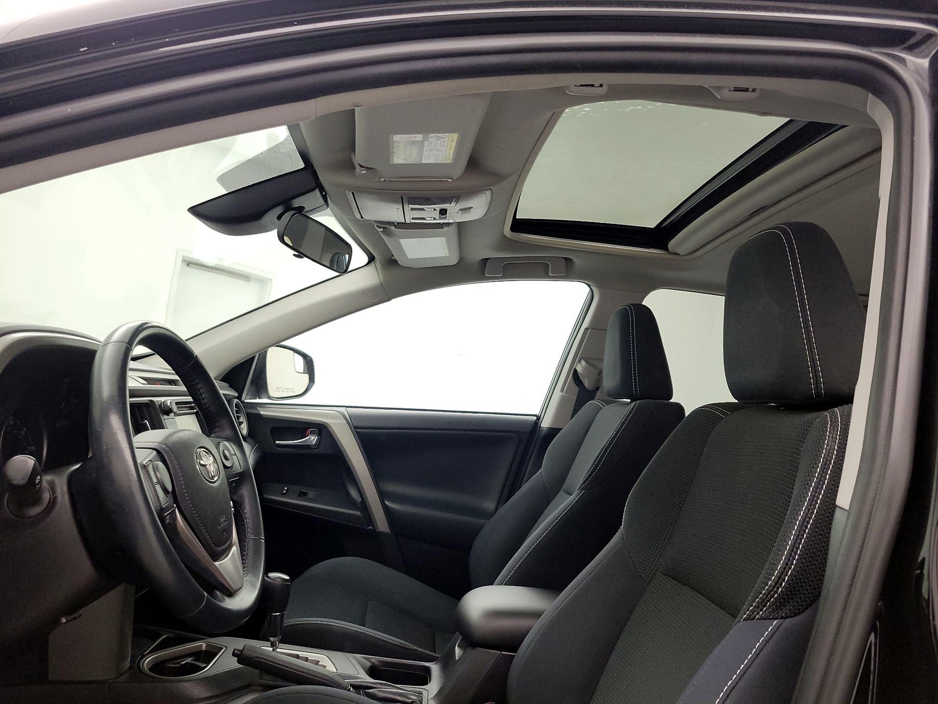 Thumbnail: 2018 Toyota RAV4 - 19