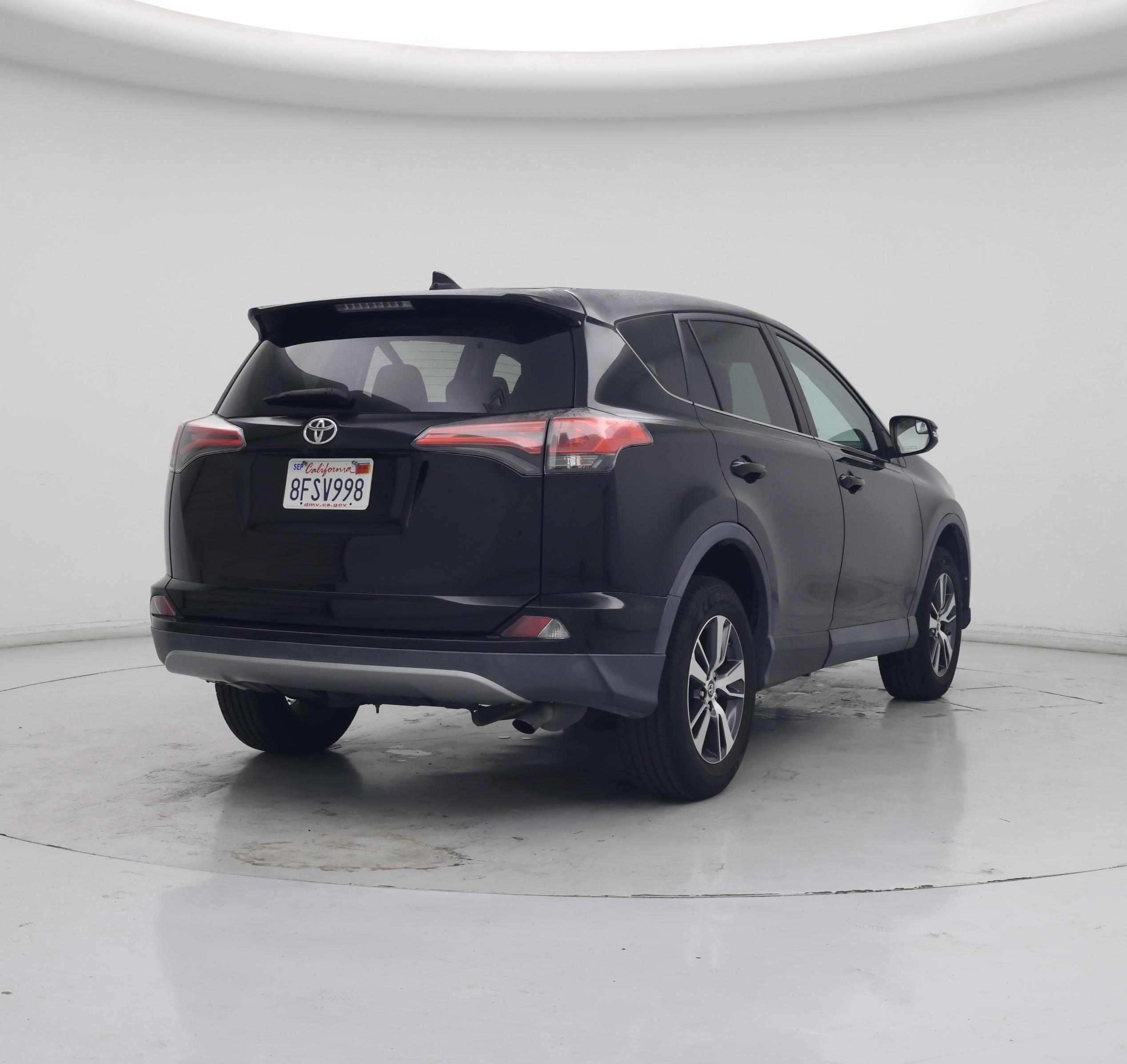 Thumbnail: 2018 Toyota RAV4 - 8