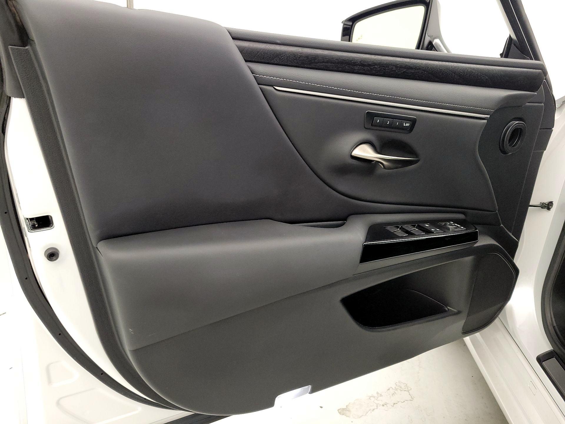 Thumbnail: 2024 Lexus ES - 12