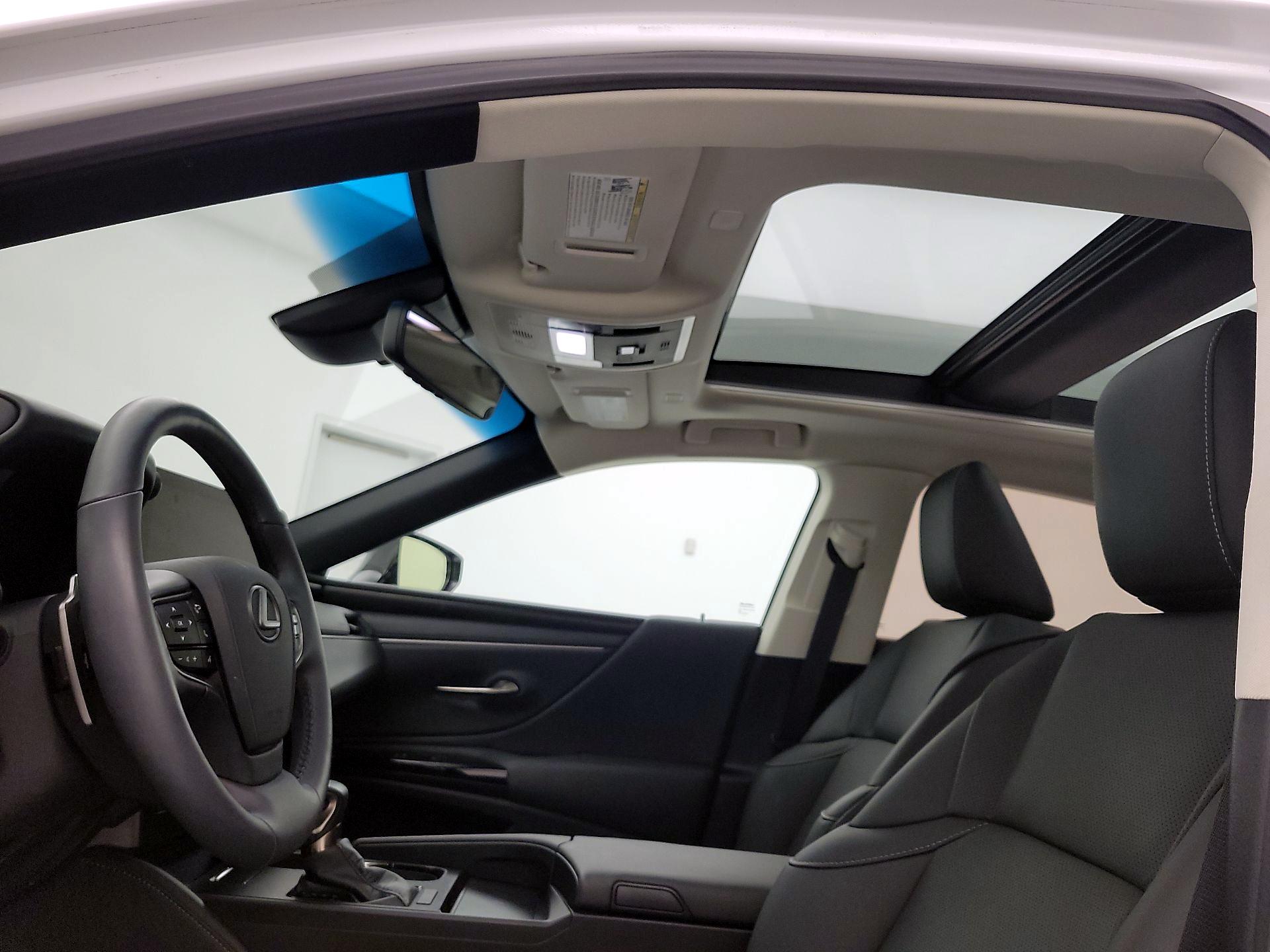 Thumbnail: 2024 Lexus ES - 20