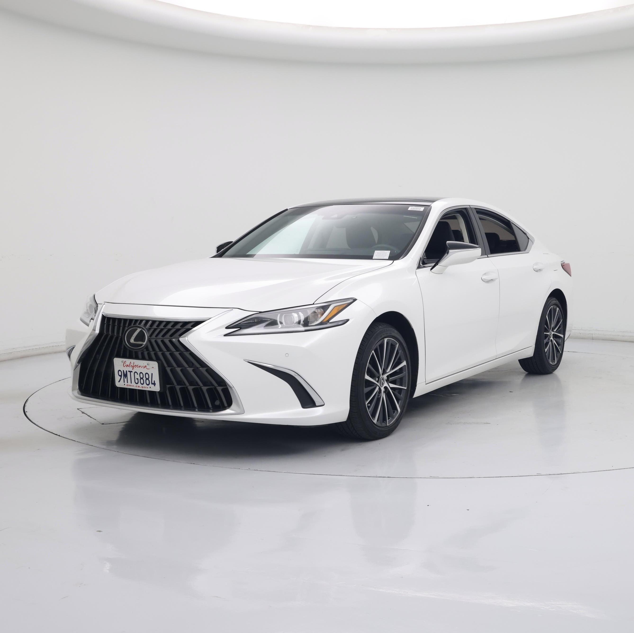 Thumbnail: 2024 Lexus ES - 4