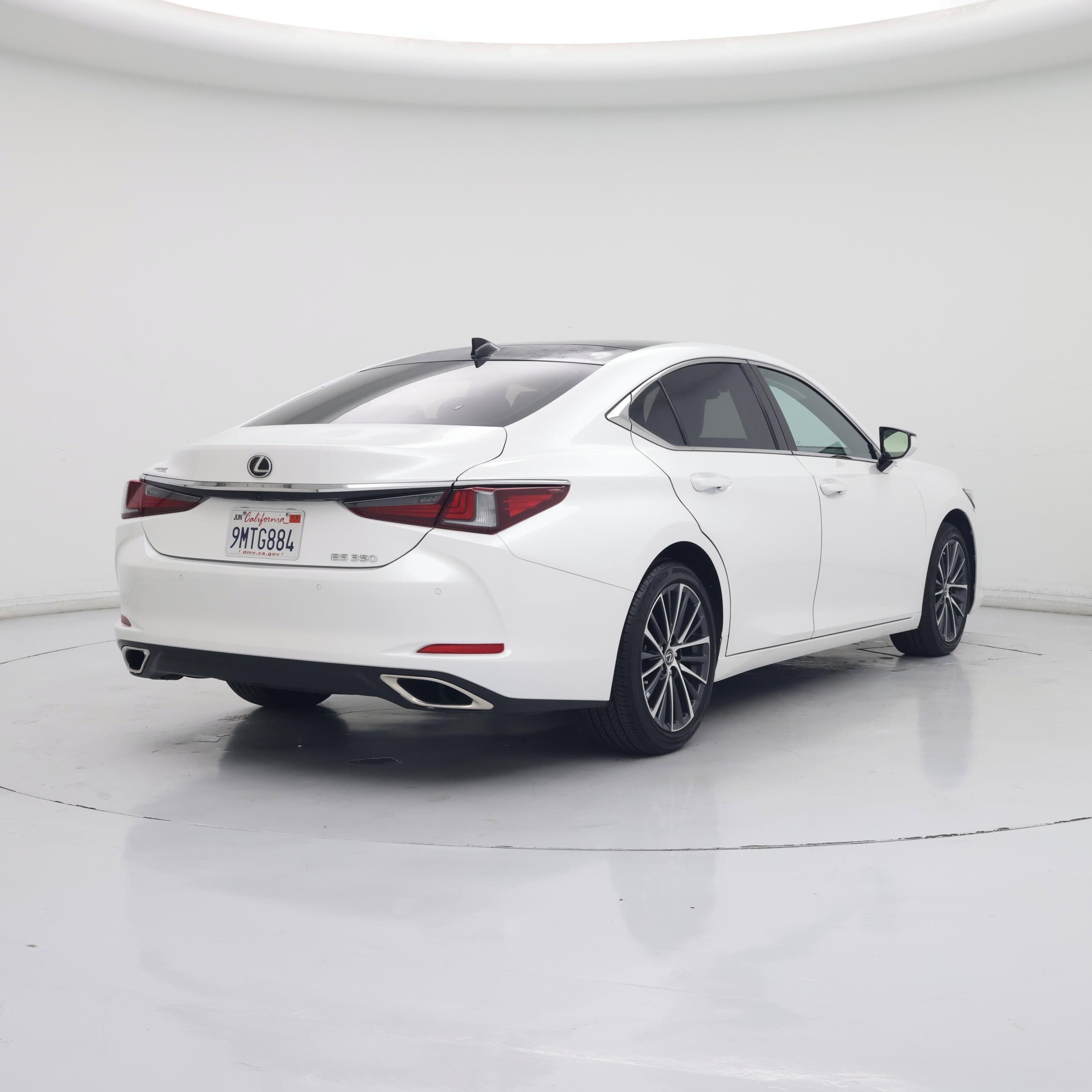 Thumbnail: 2024 Lexus ES - 8