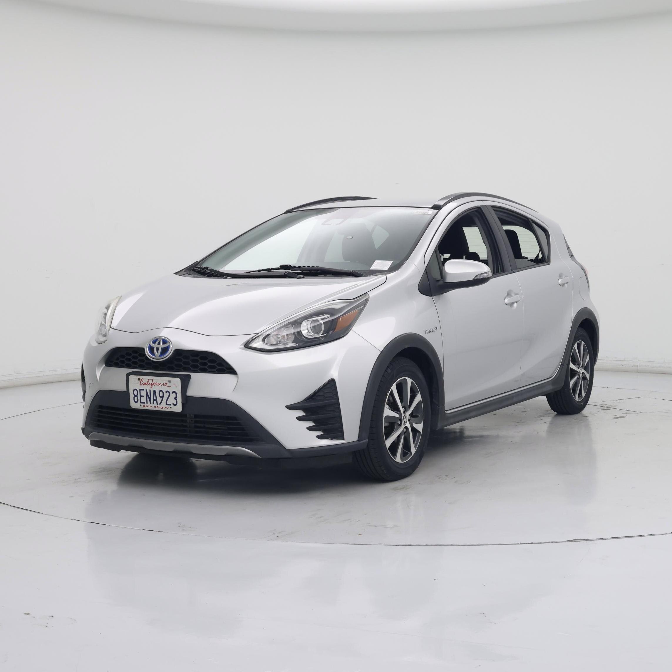 Thumbnail: 2018 Toyota Prius c - 4