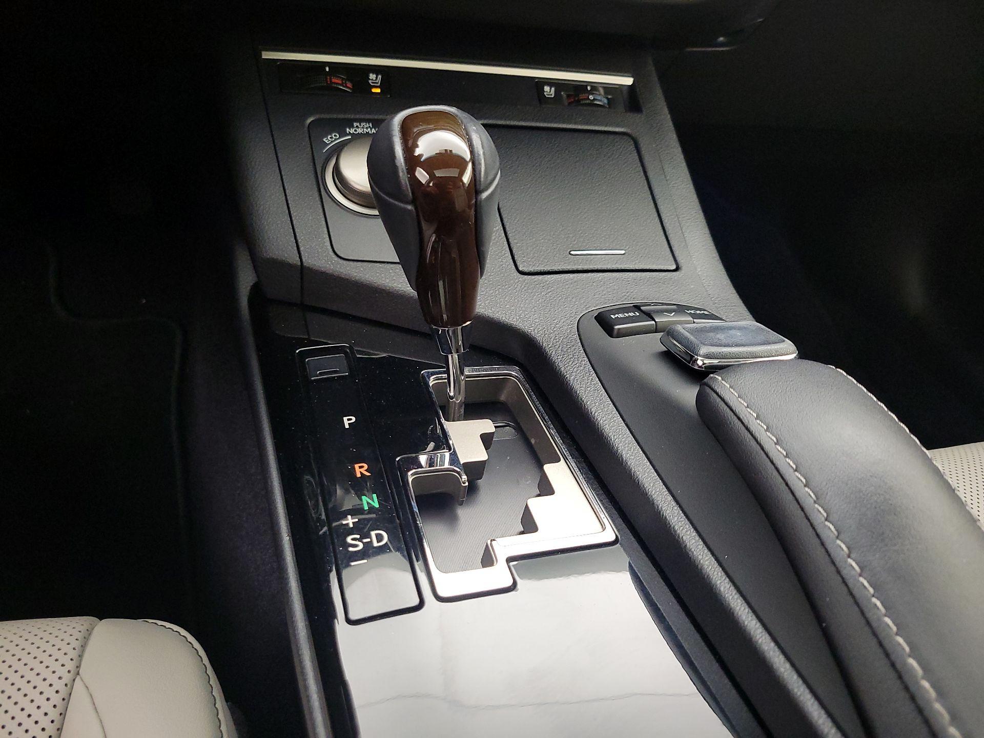 Thumbnail: 2015 Lexus ES - 18