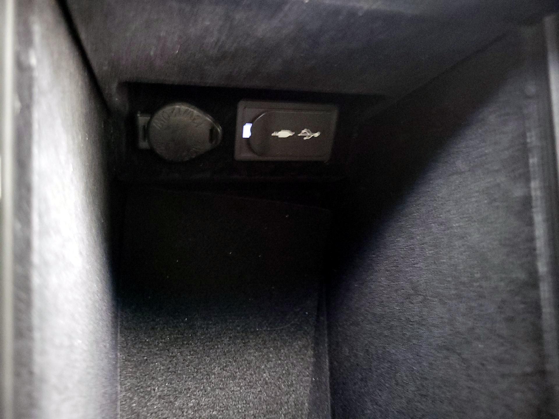 Thumbnail: 2015 Lexus ES - 19