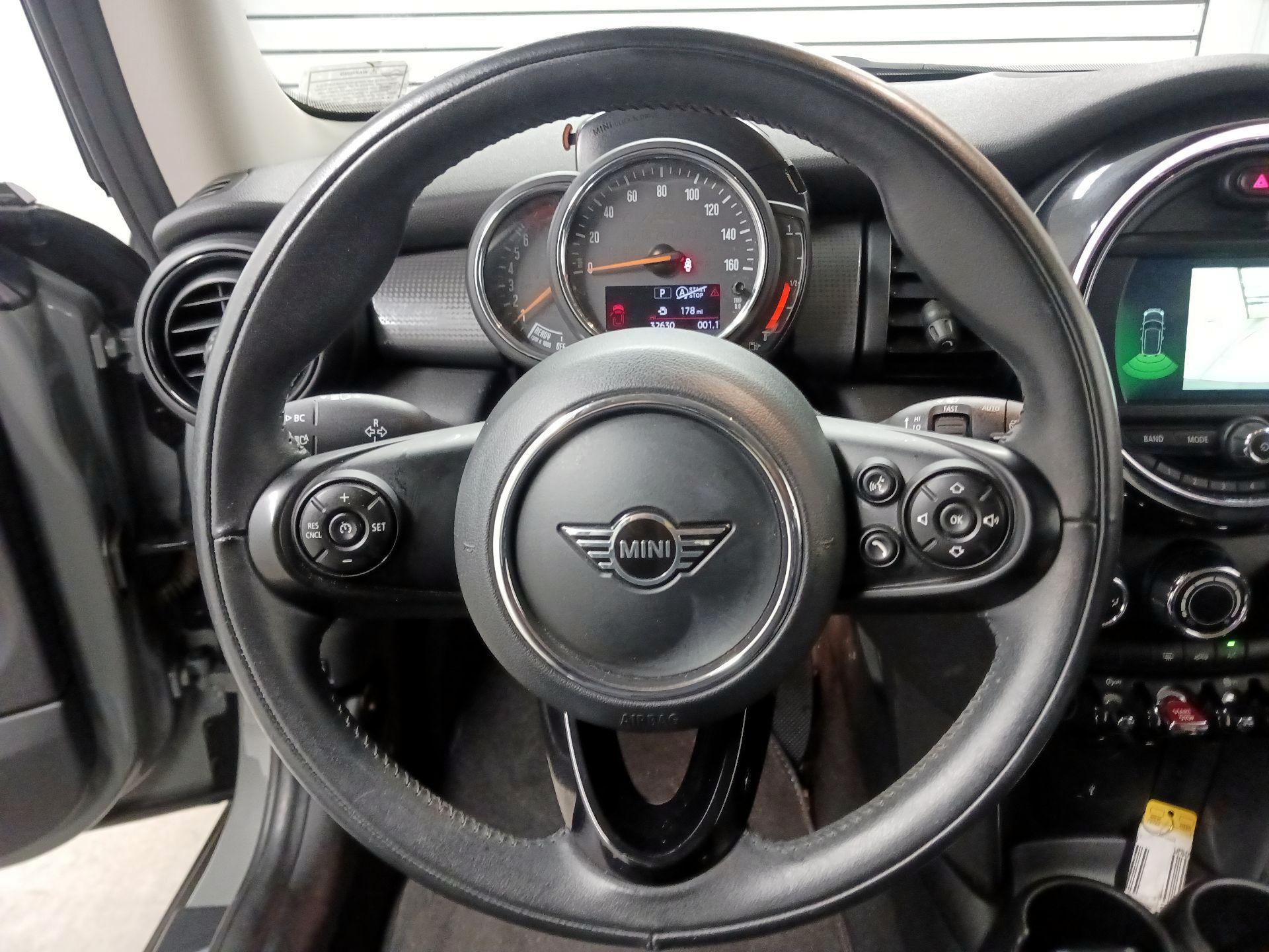 Thumbnail: 2020 MINI Cooper Hardtop - 10