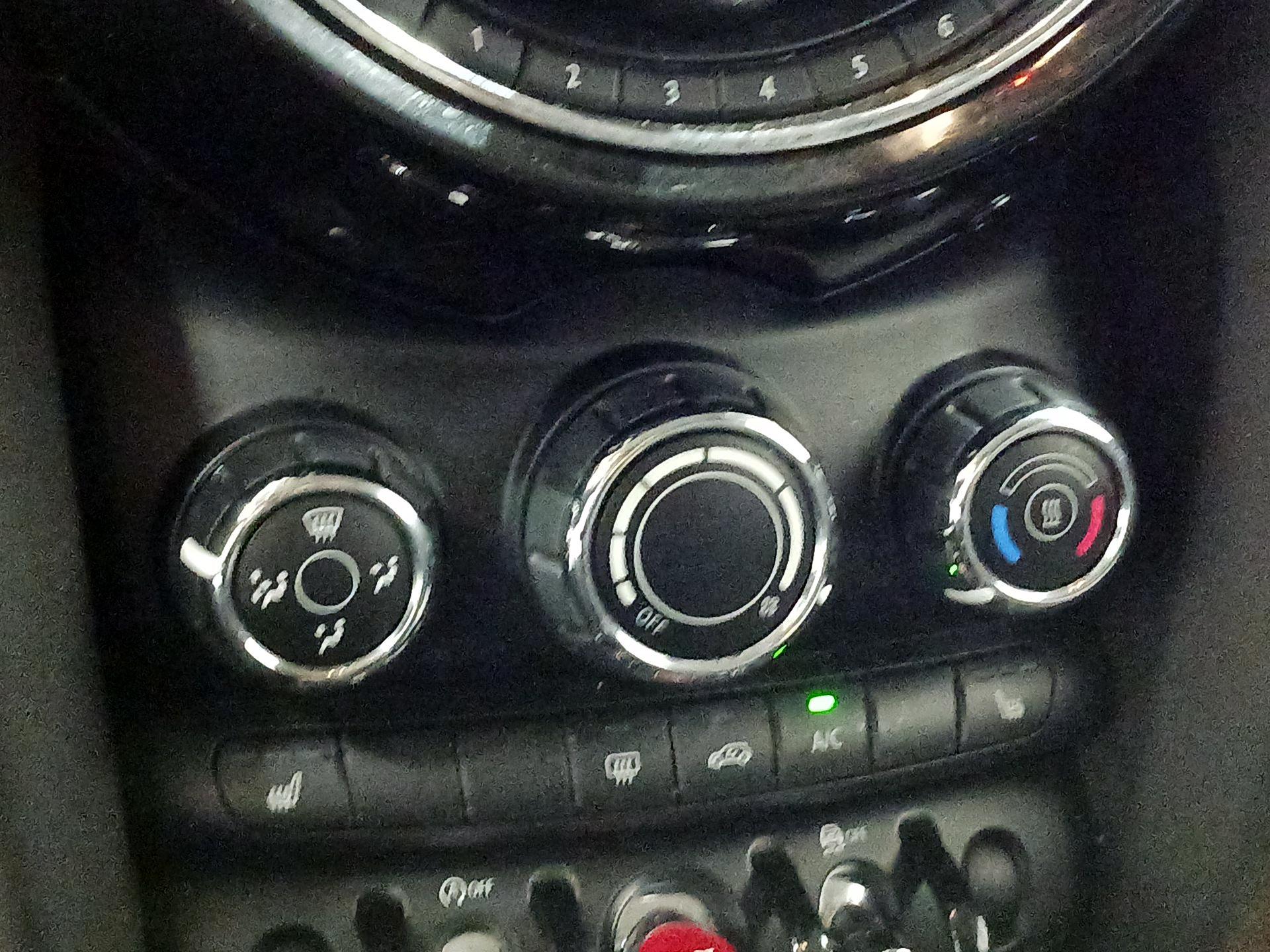 Thumbnail: 2020 MINI Cooper Hardtop - 15