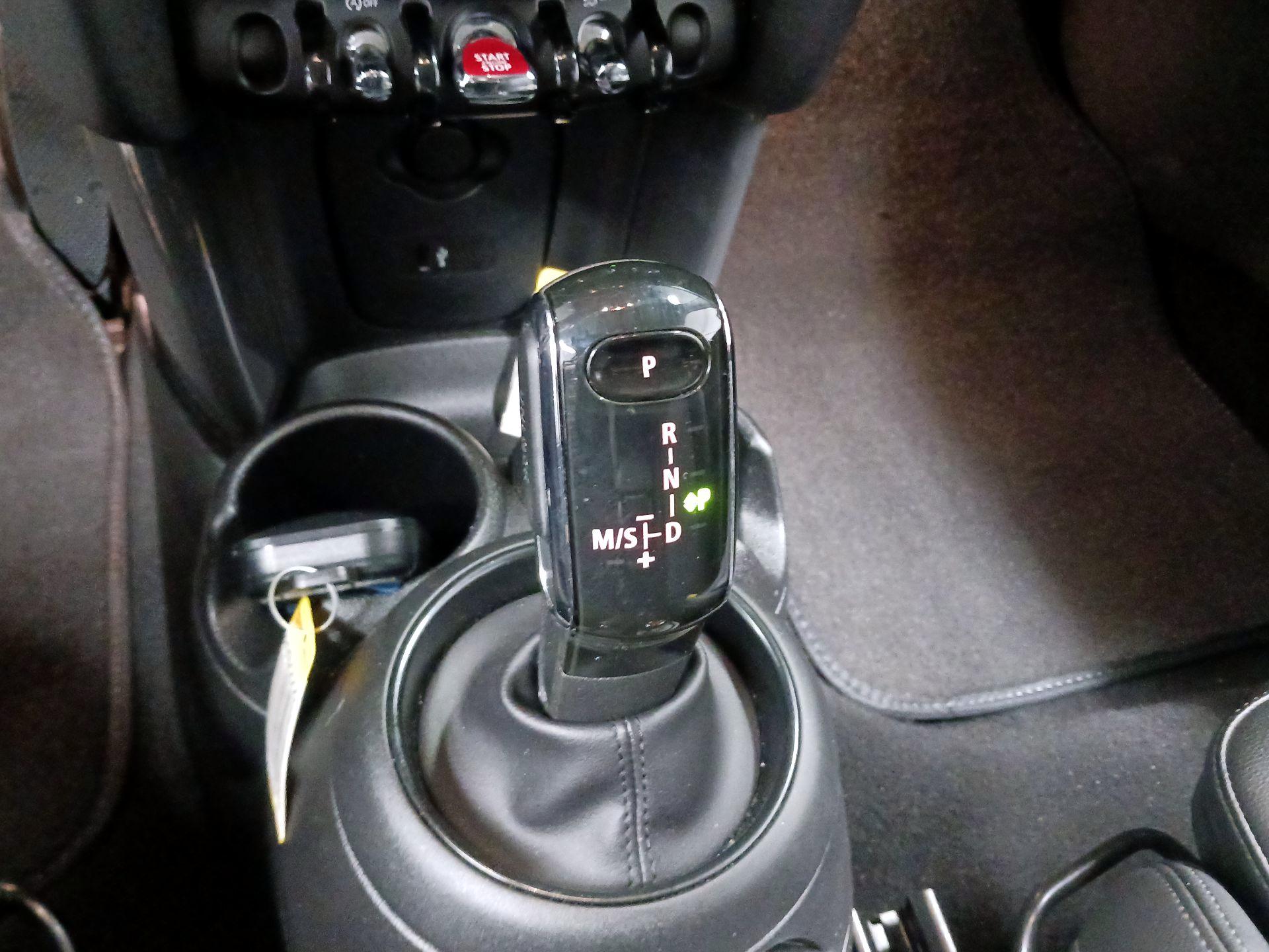 Thumbnail: 2020 MINI Cooper Hardtop - 16