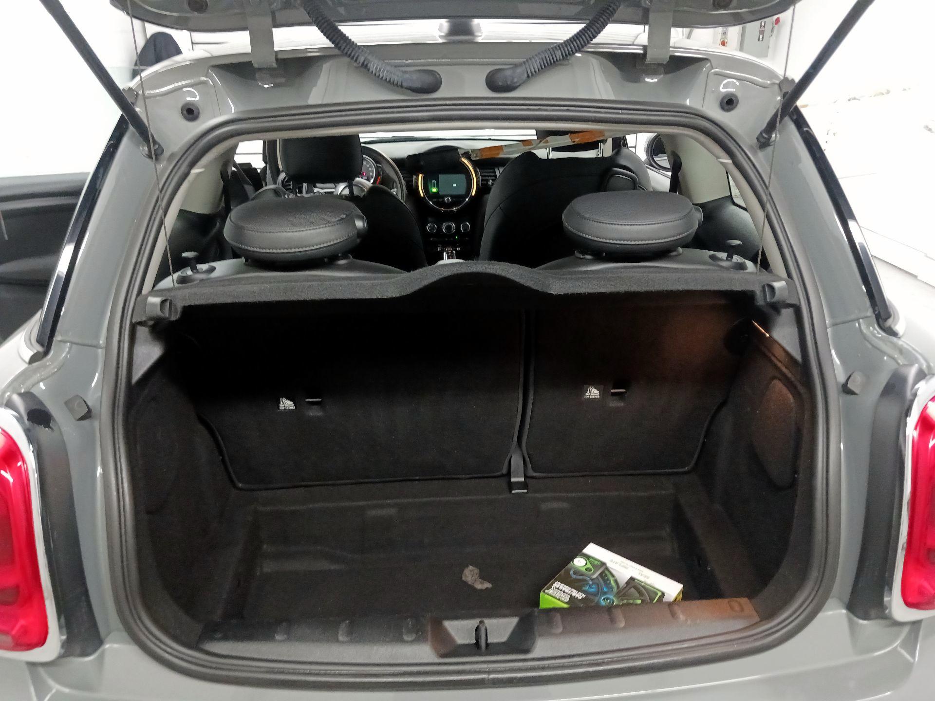 Thumbnail: 2020 MINI Cooper Hardtop - 17