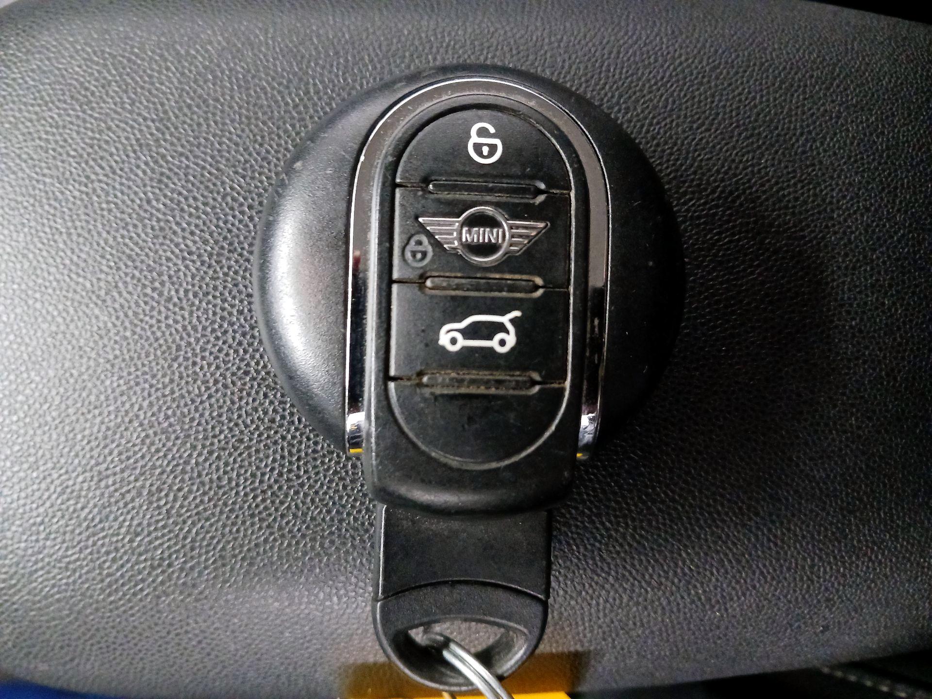 Thumbnail: 2020 MINI Cooper Hardtop - 19