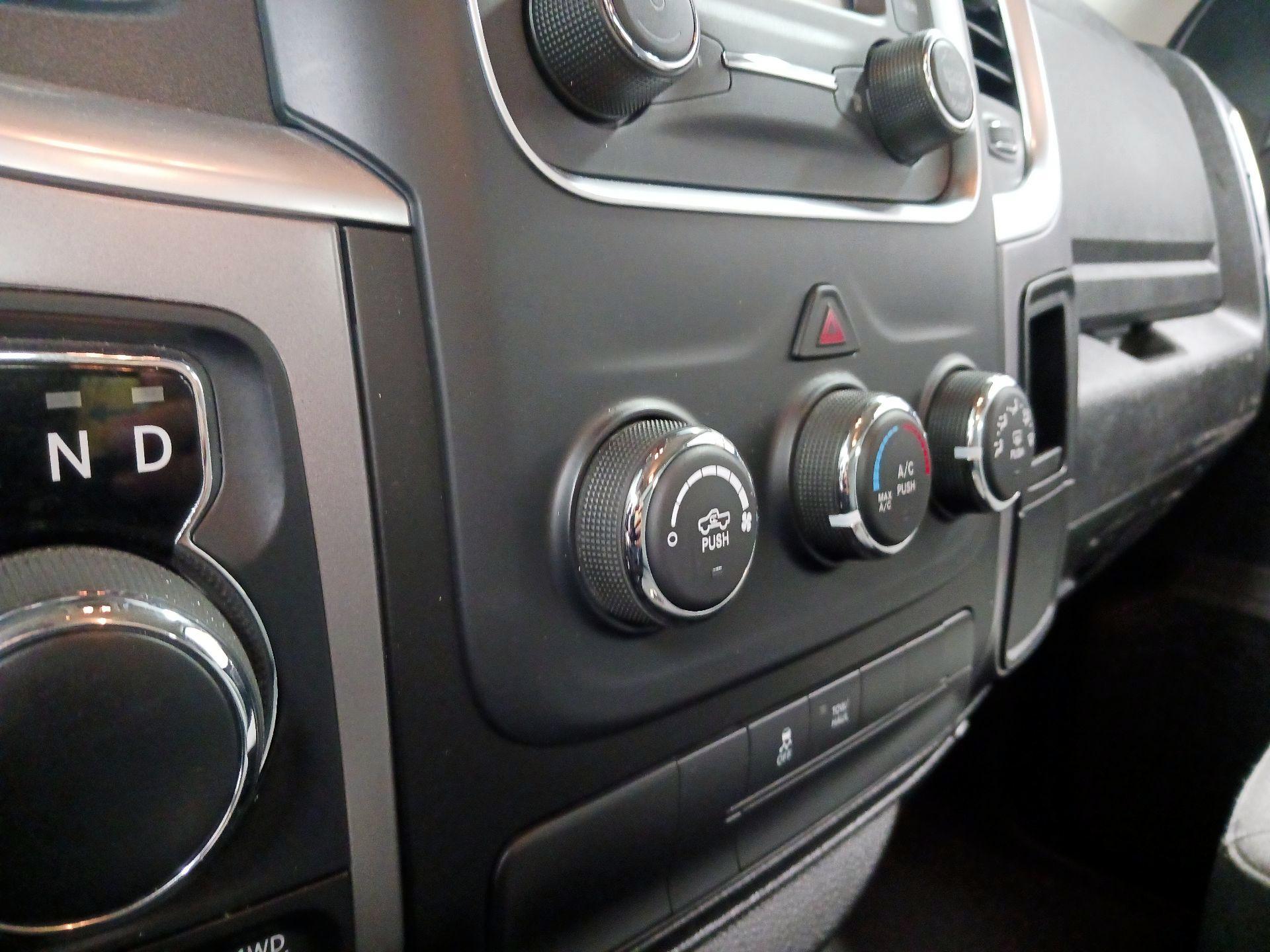 Thumbnail: 2022 RAM 1500 Classic - 16