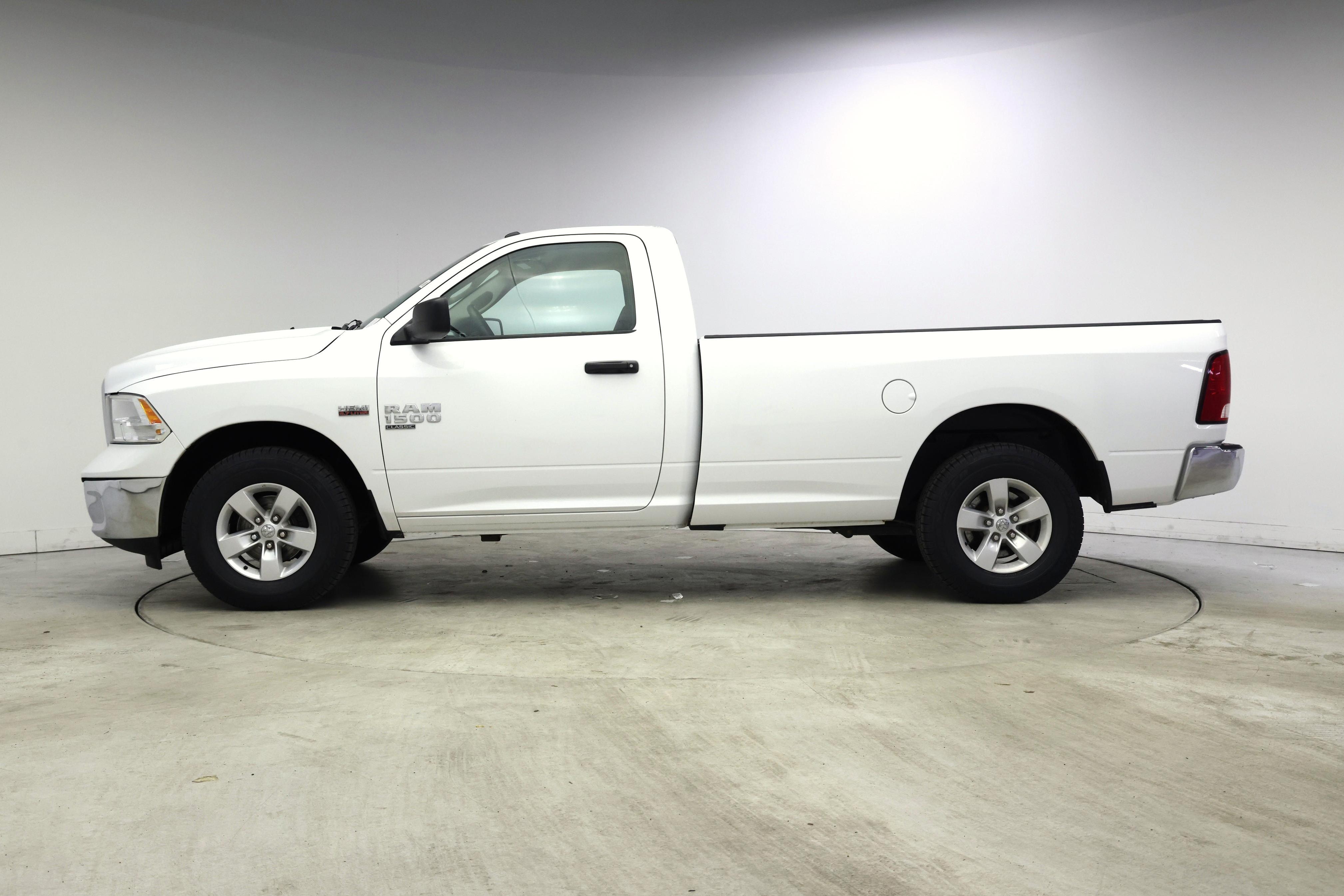 Thumbnail: 2022 RAM 1500 Classic - 3