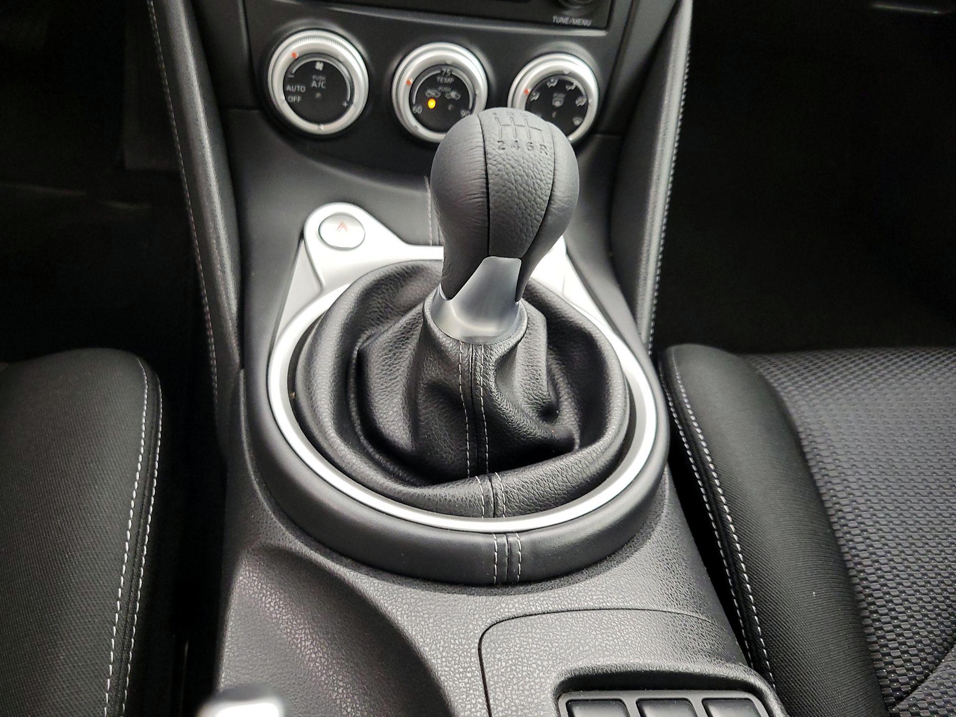 Thumbnail: 2015 Nissan Z - 16