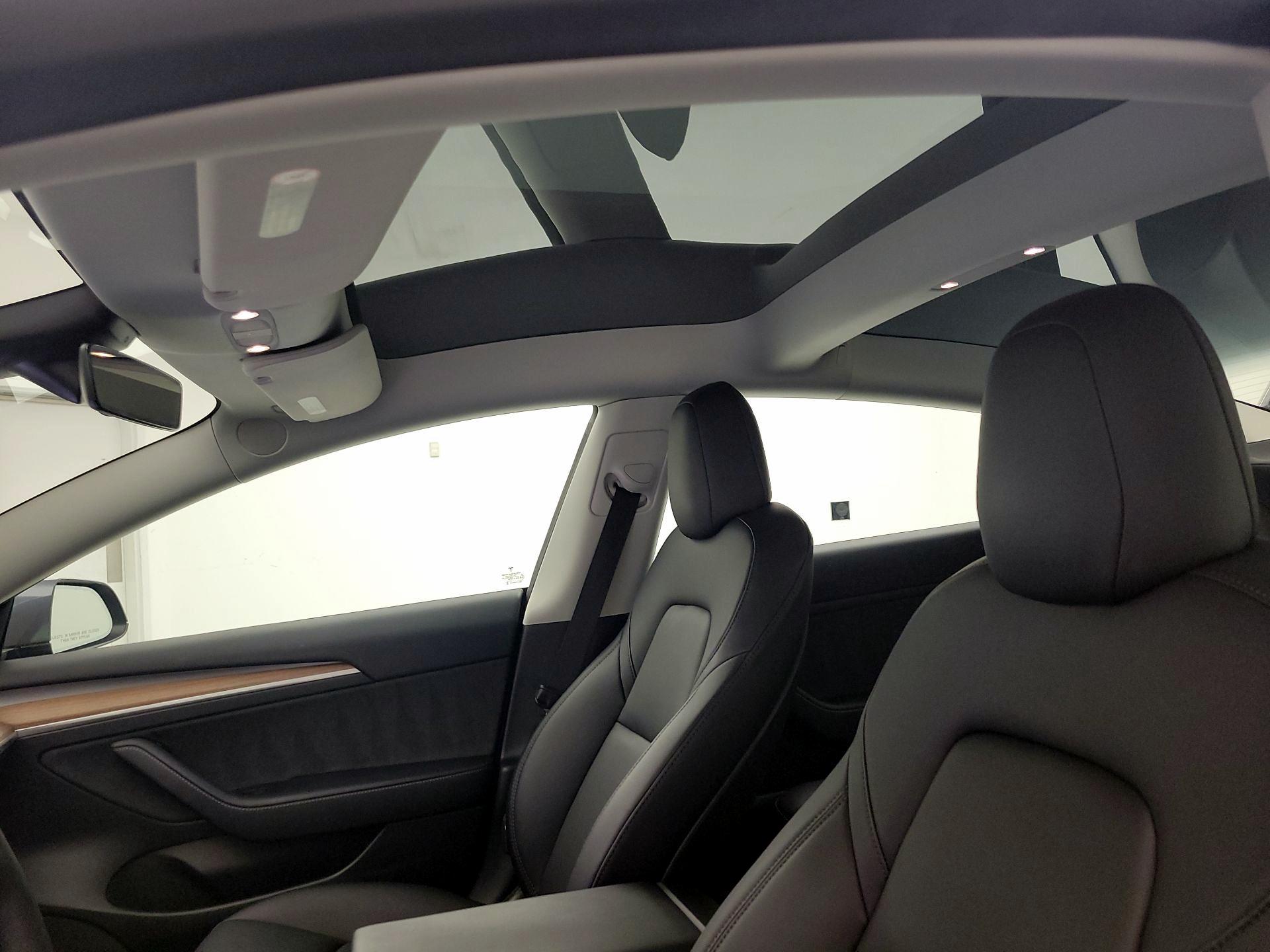 Thumbnail: 2023 Tesla Model 3 - 17