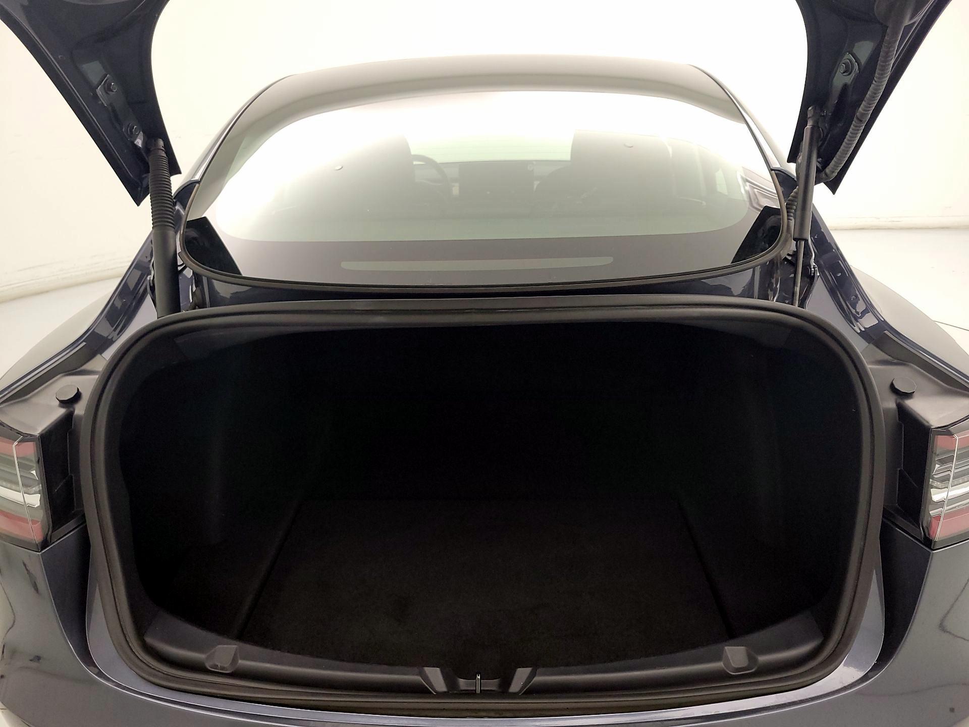 Thumbnail: 2023 Tesla Model 3 - 19