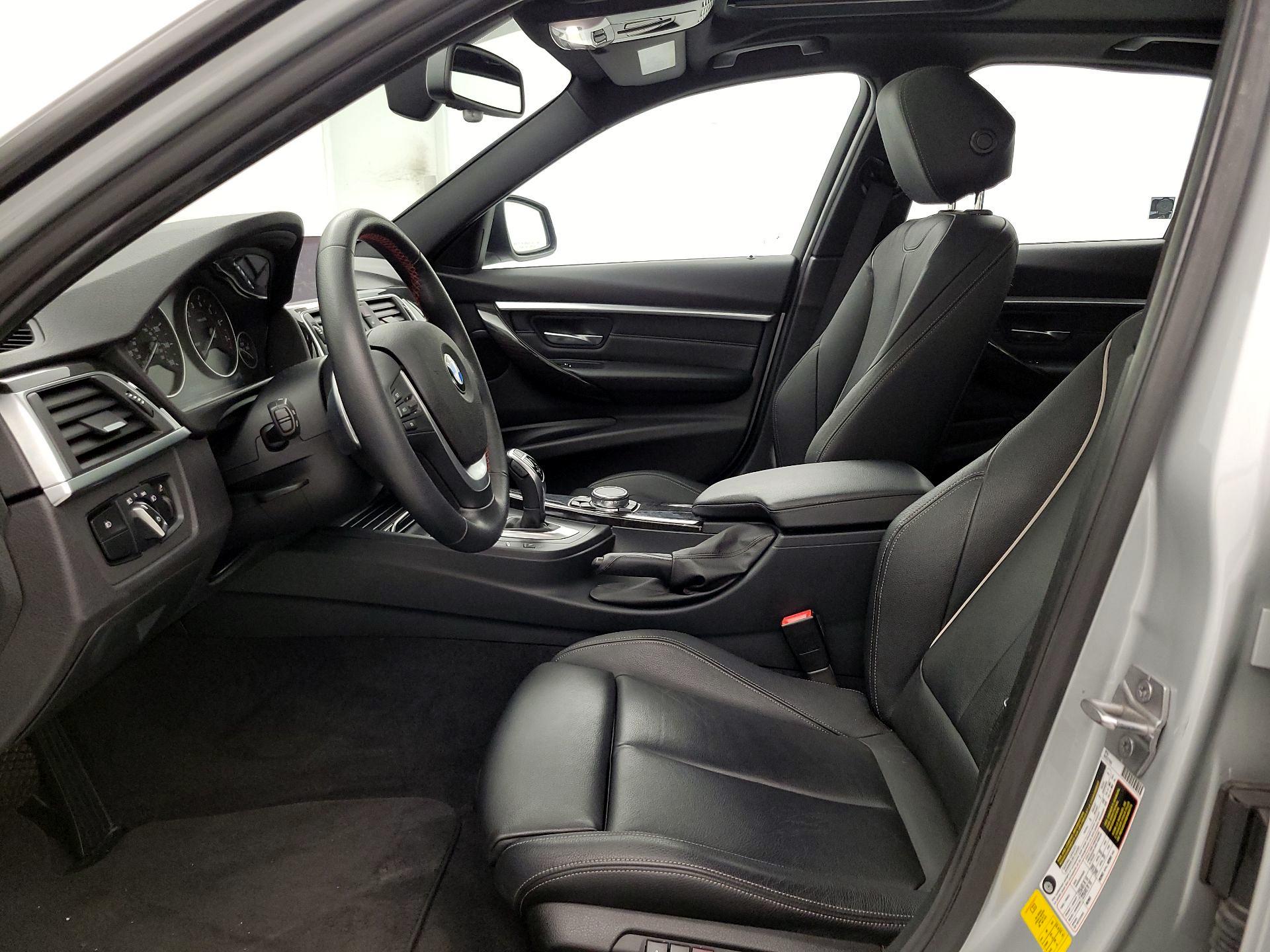 Thumbnail: 2016 BMW 3 Series - 11